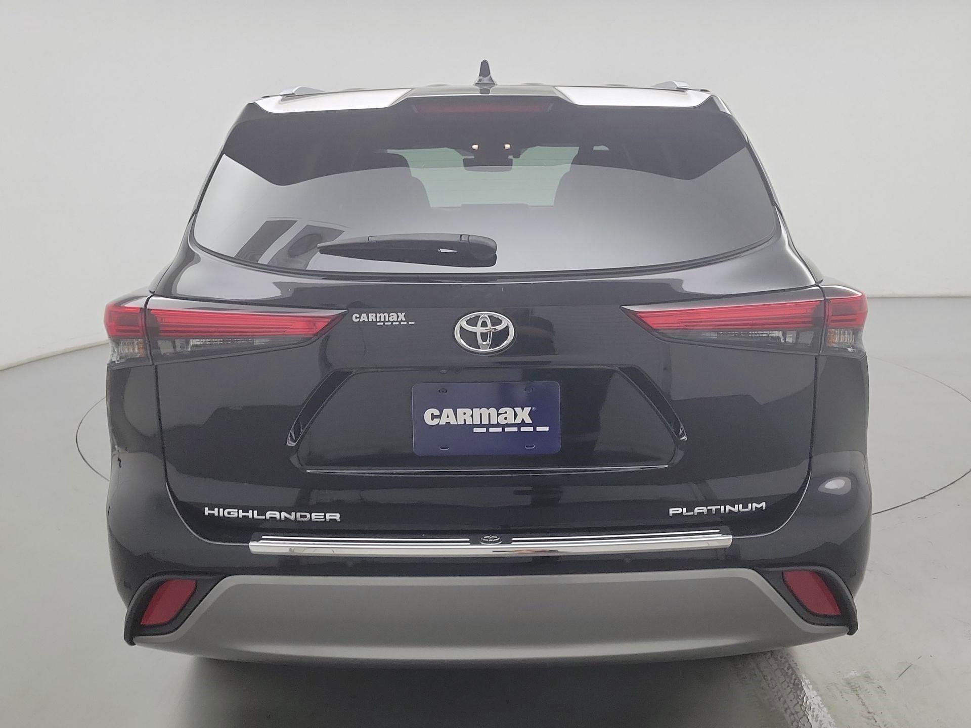 Thumbnail: 2023 Toyota Highlander - 6