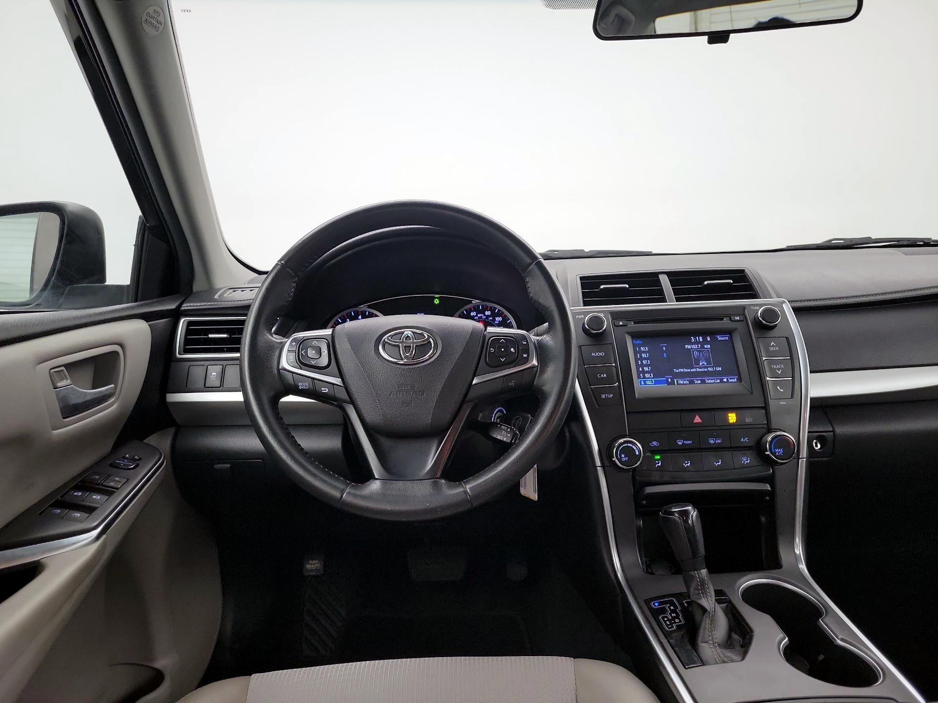 Thumbnail: 2017 Toyota Camry - 10