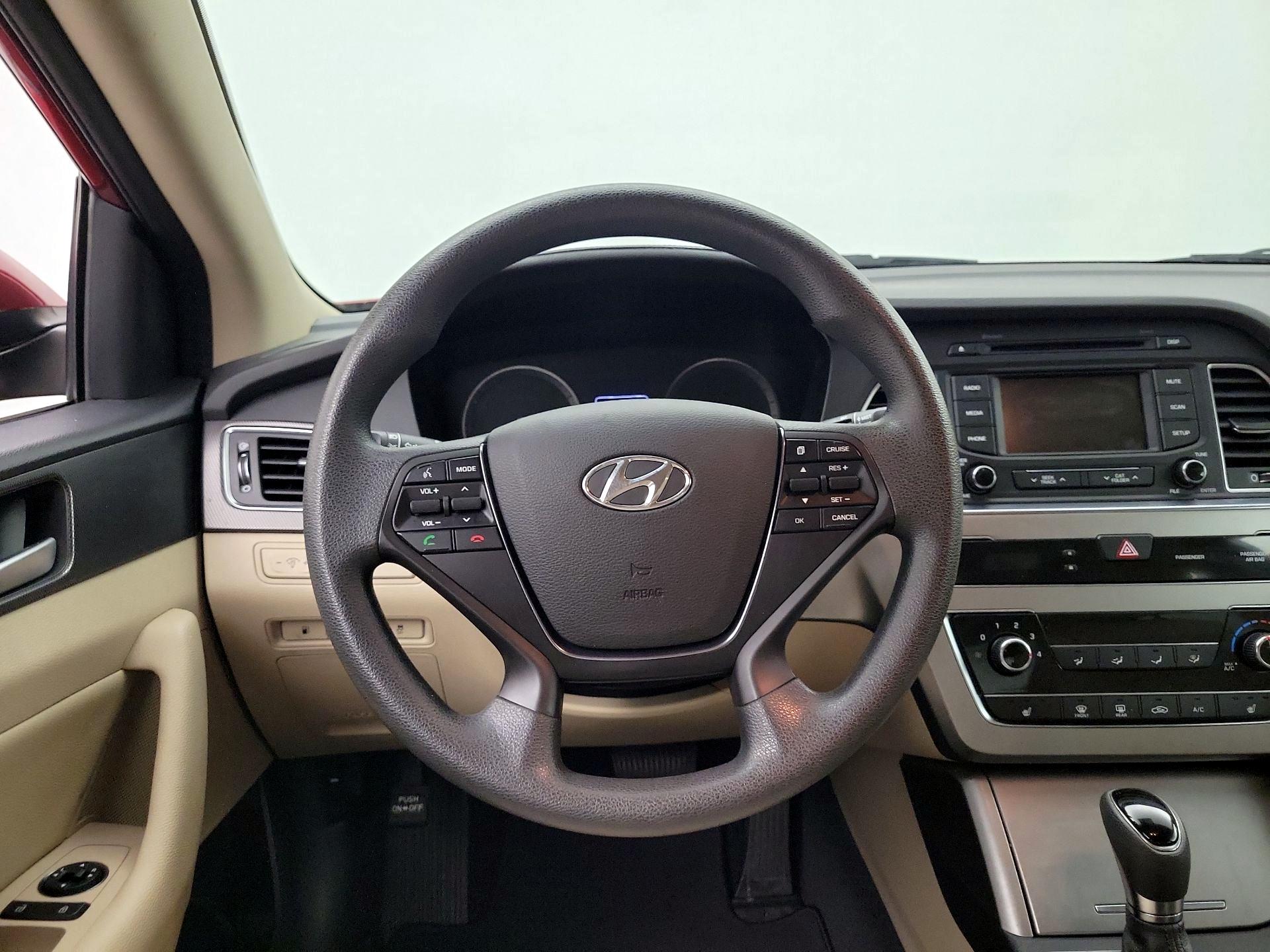 Thumbnail: 2015 Hyundai Sonata - 10