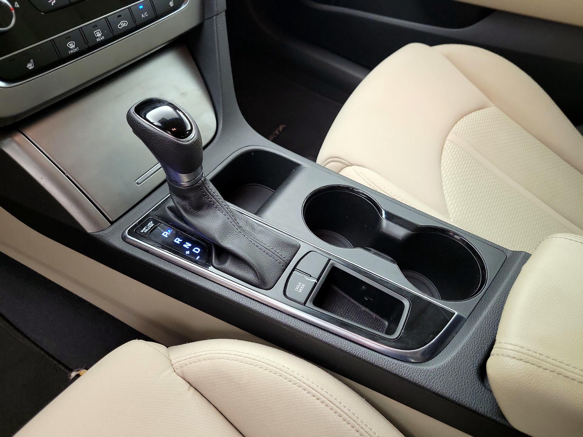 Thumbnail: 2015 Hyundai Sonata - 17