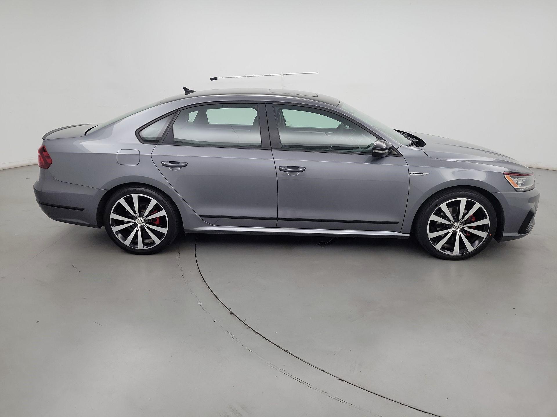 Thumbnail: 2018 Volkswagen Passat - 4