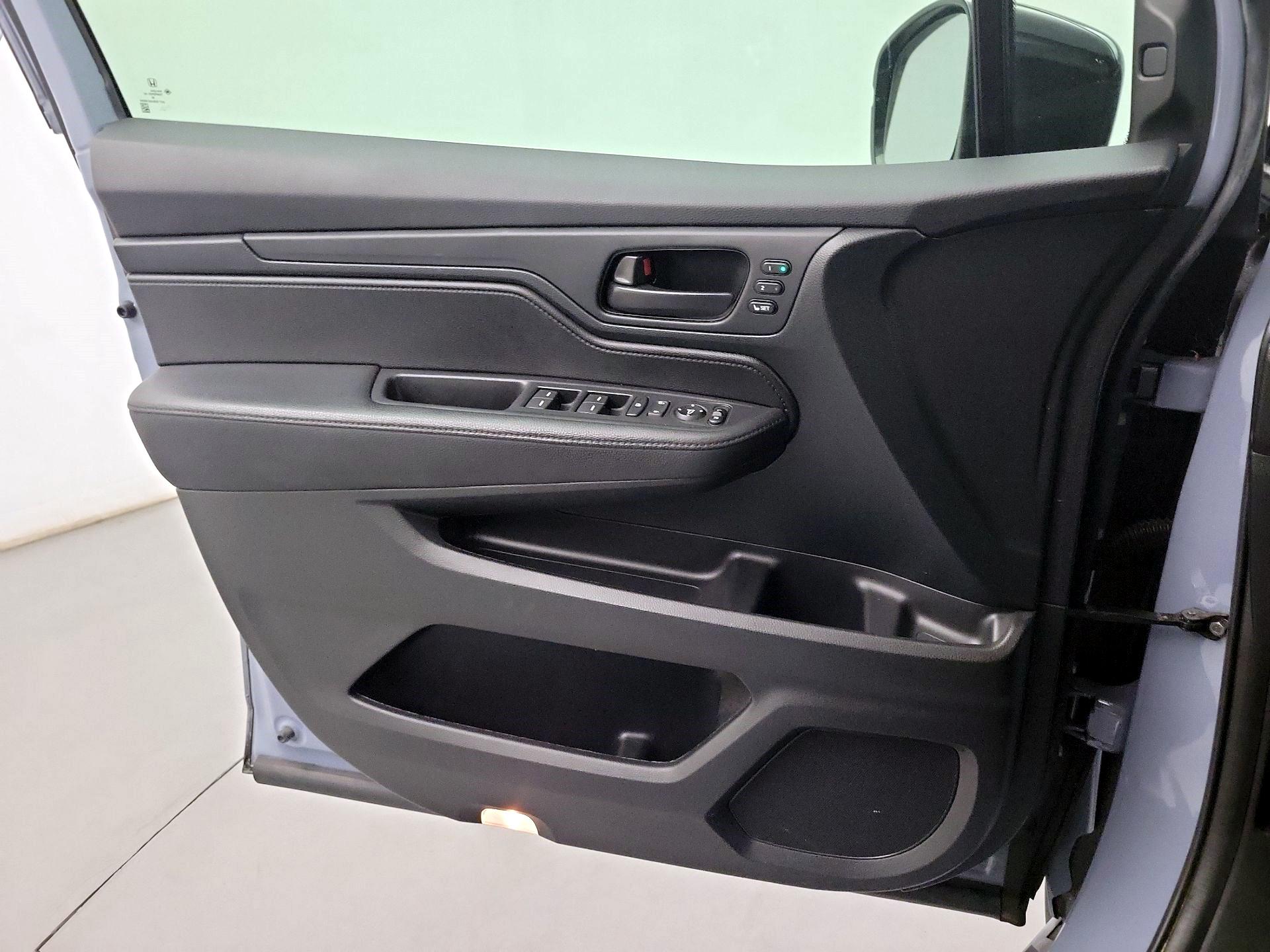 Thumbnail: 2023 Honda Odyssey - 10
