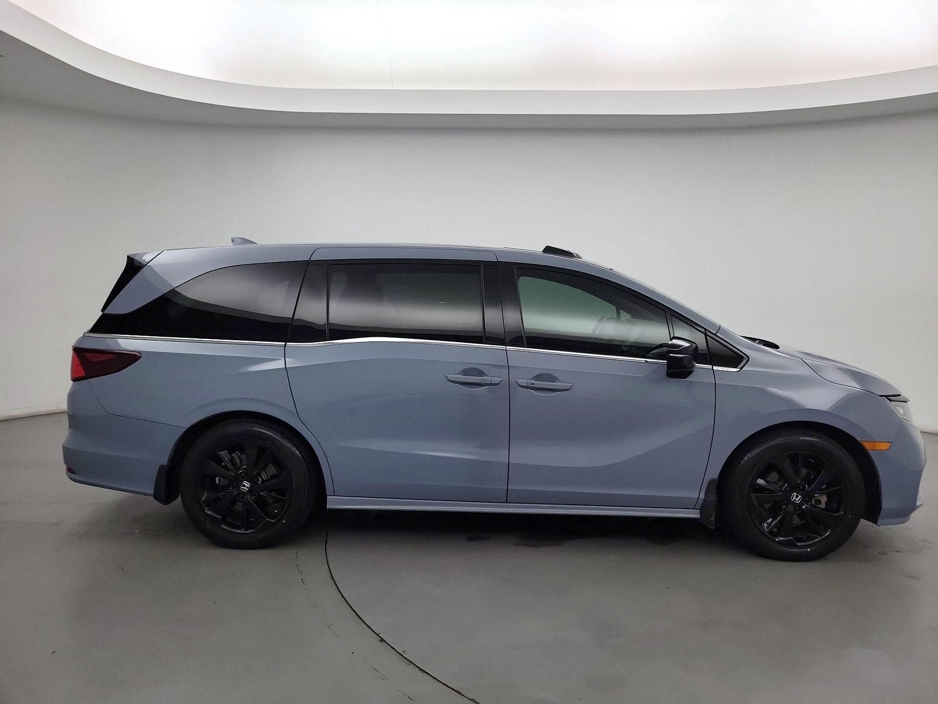 Thumbnail: 2023 Honda Odyssey - 4