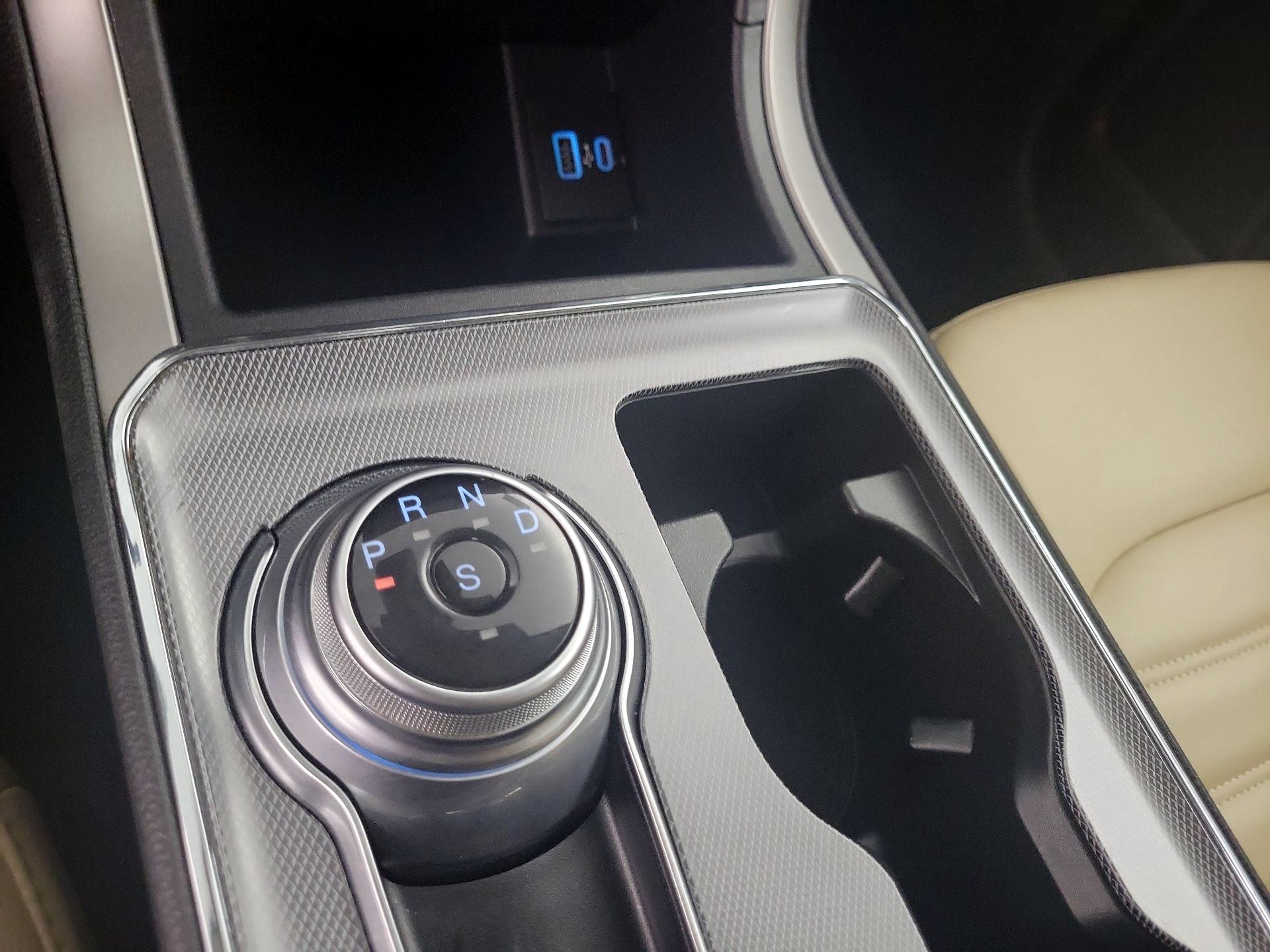 Thumbnail: 2021 Ford Edge - 18