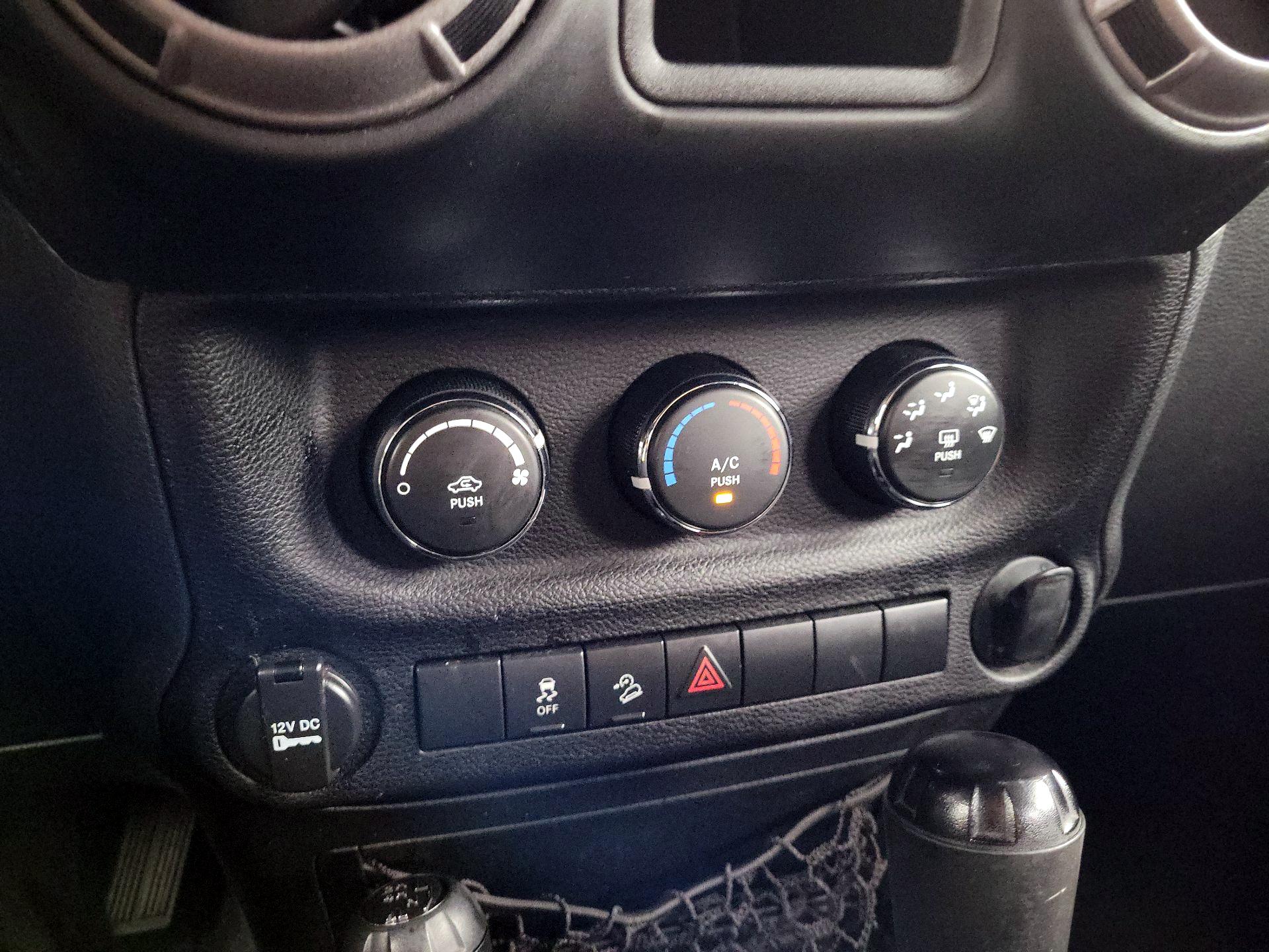 Thumbnail: 2013 Jeep Wrangler - 14