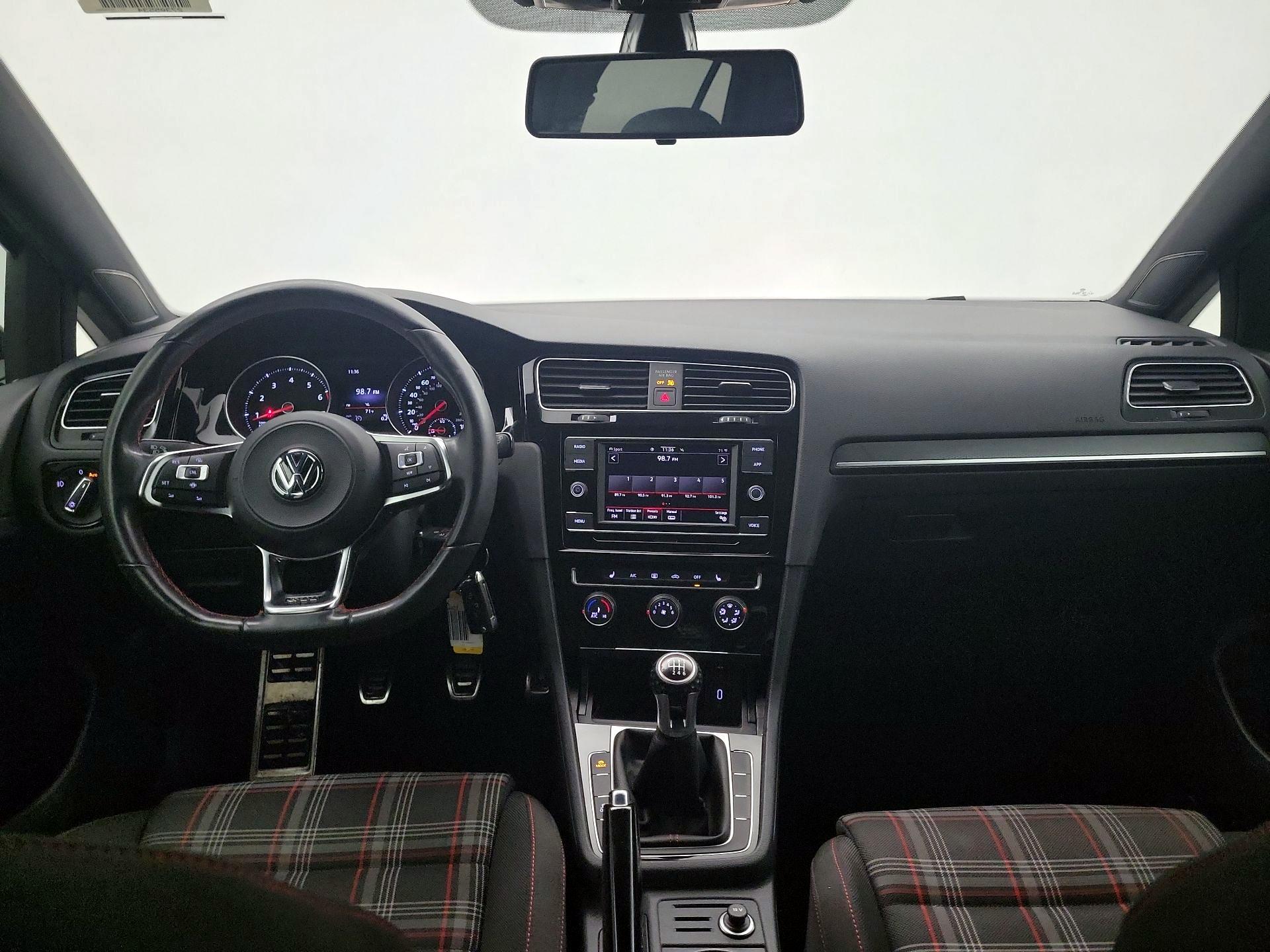 Thumbnail: 2021 Volkswagen Golf - 9