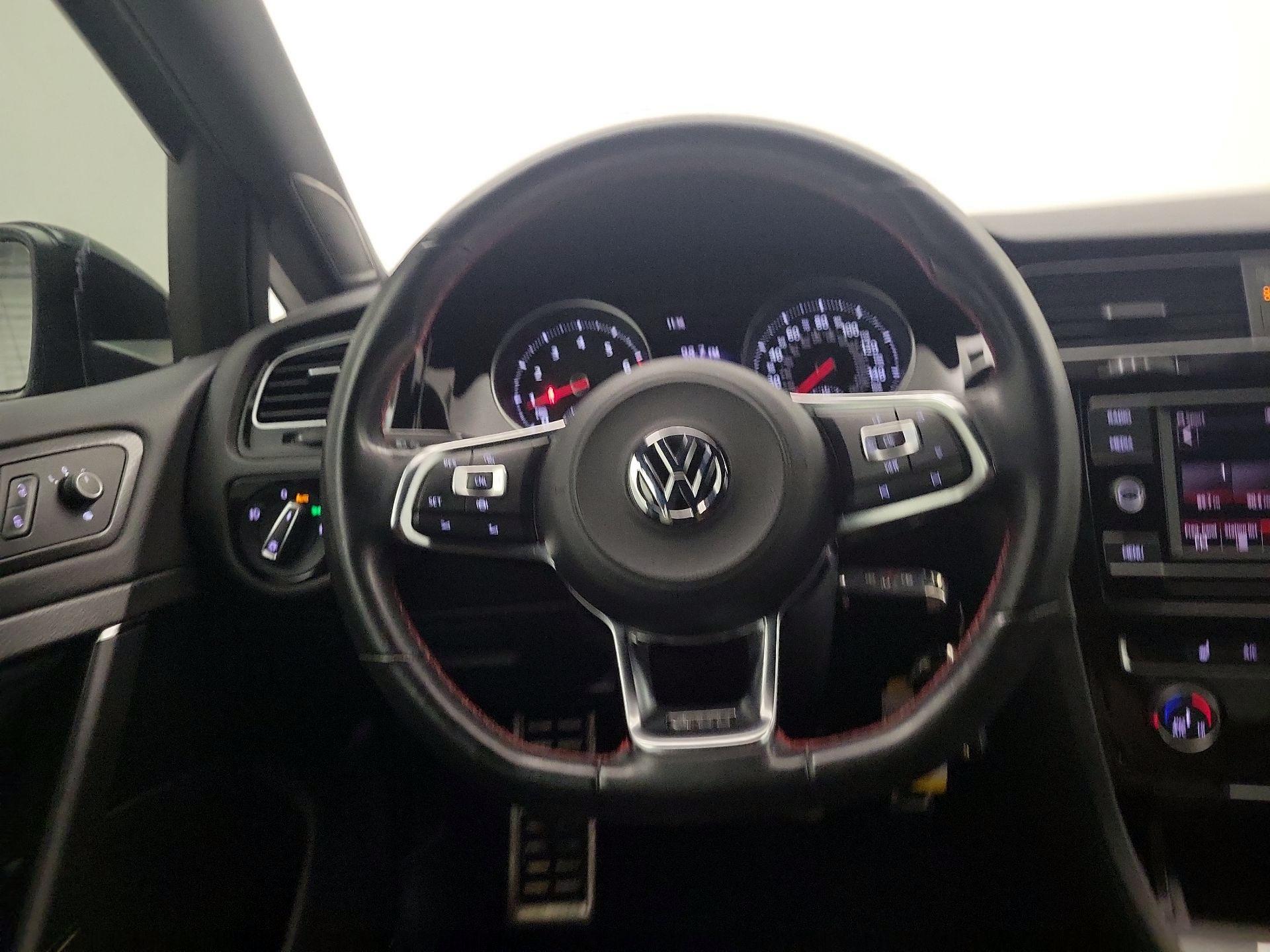 Thumbnail: 2021 Volkswagen Golf - 10