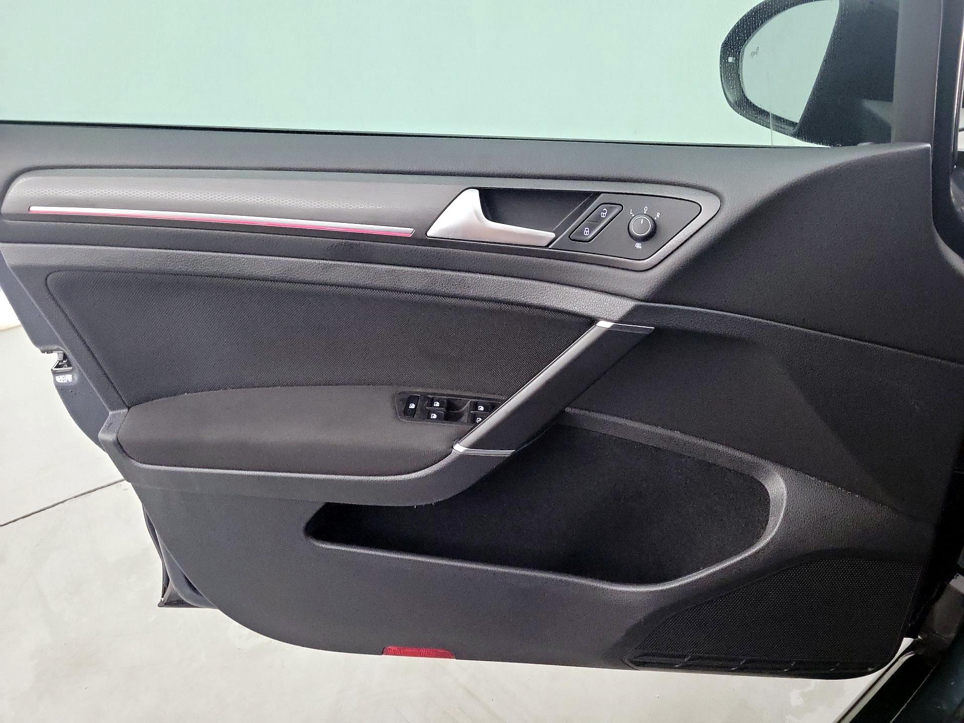Thumbnail: 2021 Volkswagen Golf - 12