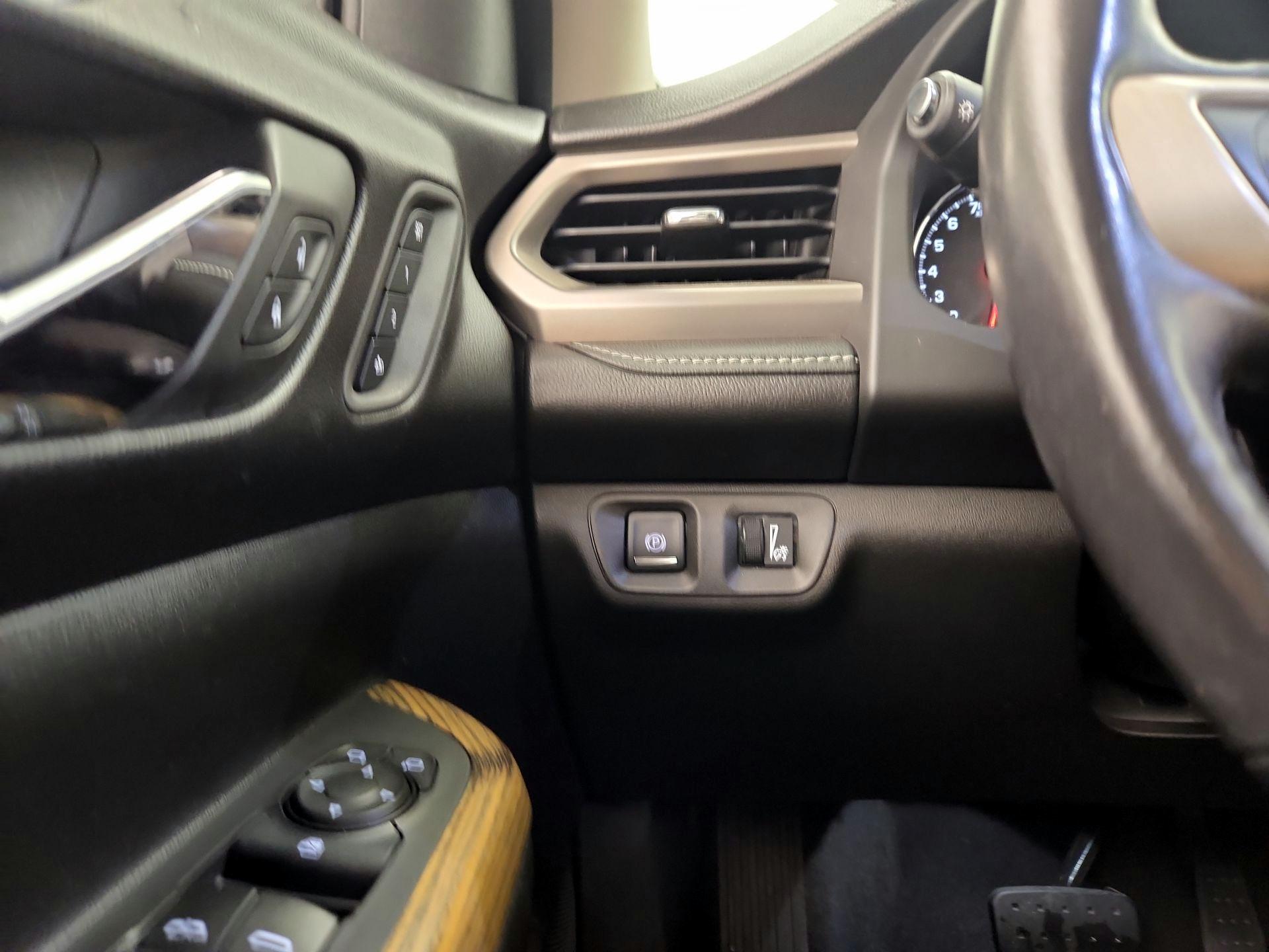 Thumbnail: 2017 GMC Acadia - 13