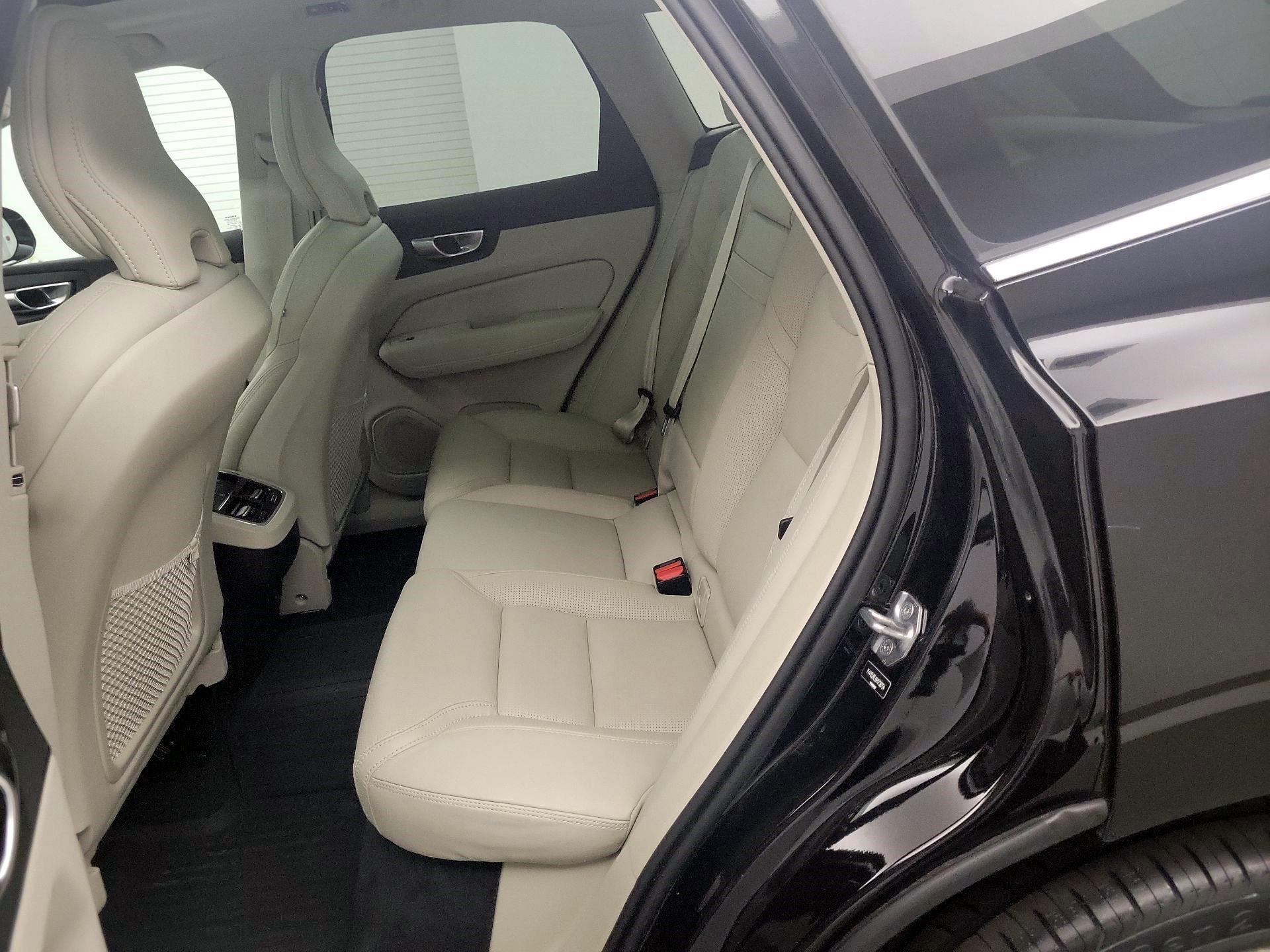 Thumbnail: 2021 Volvo XC60 - 19