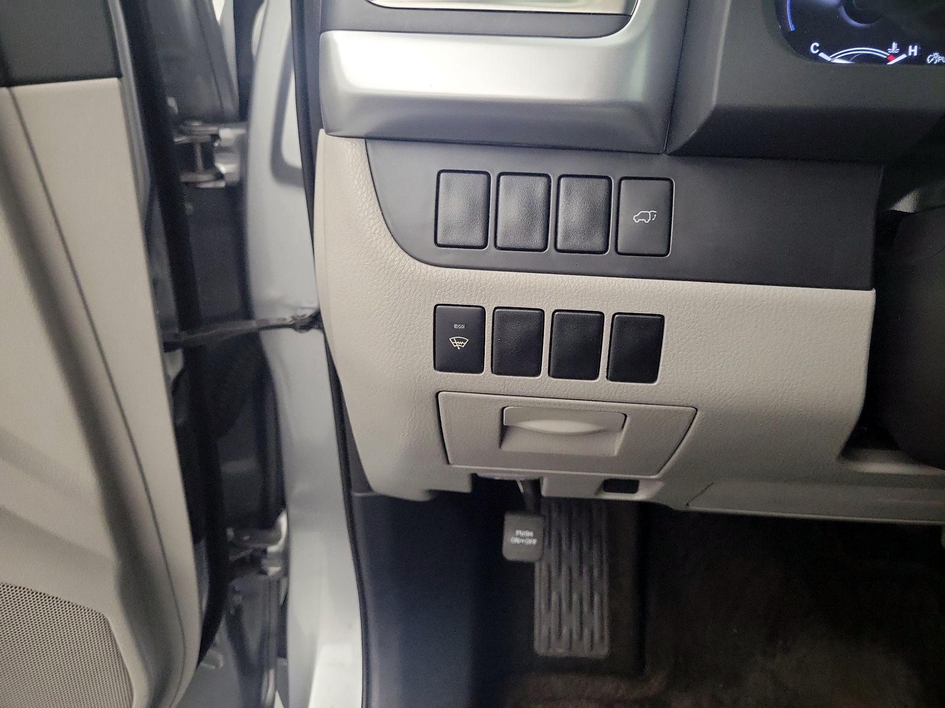 Thumbnail: 2015 Toyota Highlander - 13