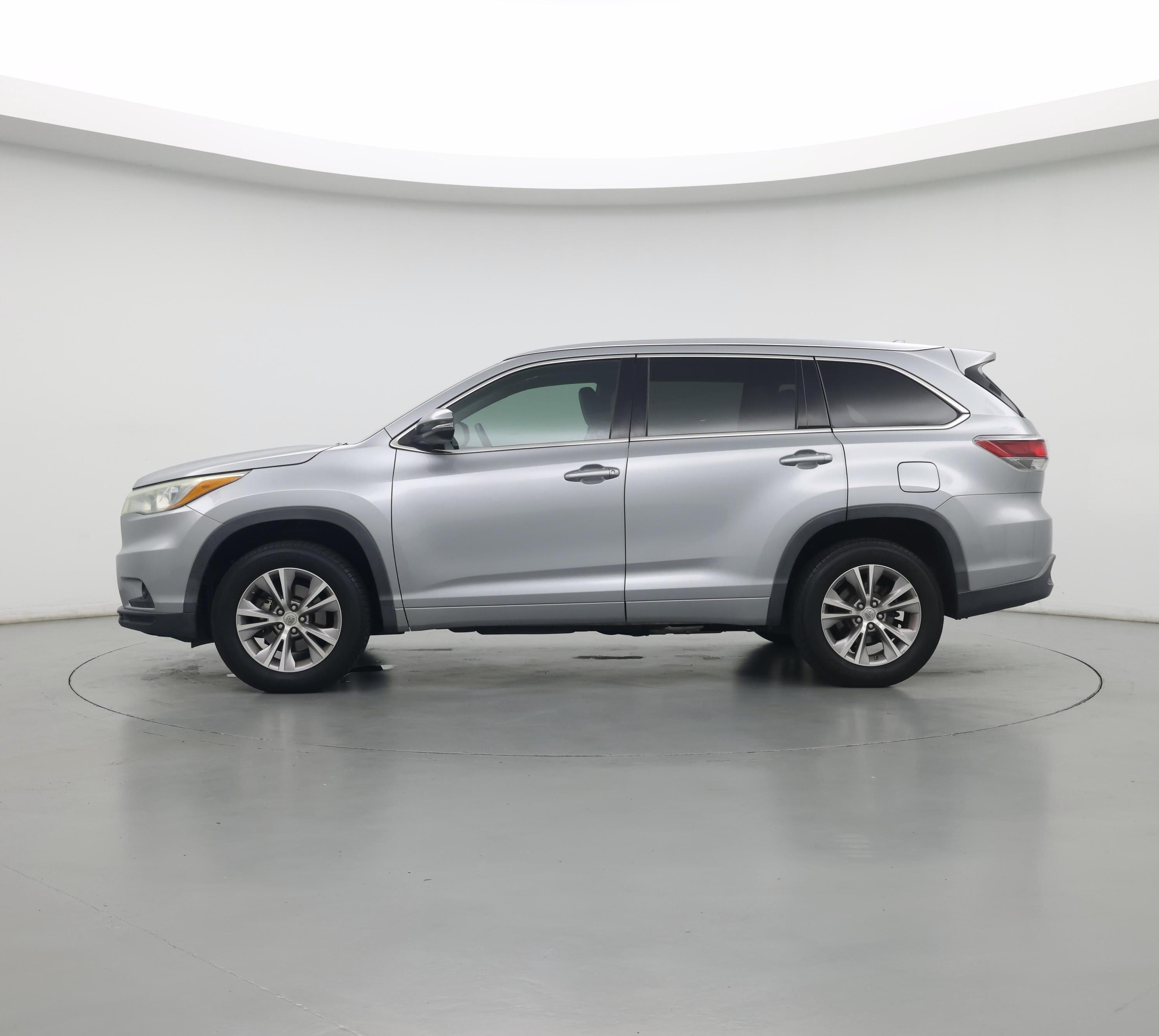 Thumbnail: 2015 Toyota Highlander - 3