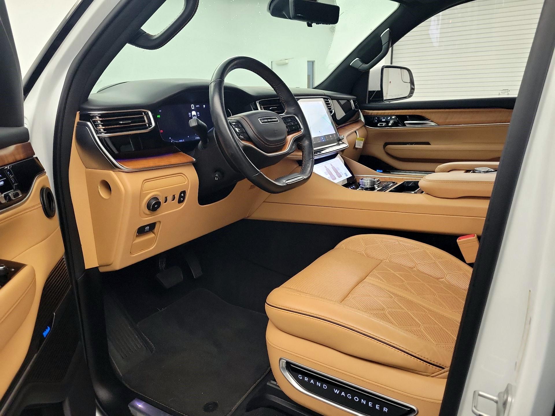Thumbnail: 2022 Jeep Grand Wagoneer - 9