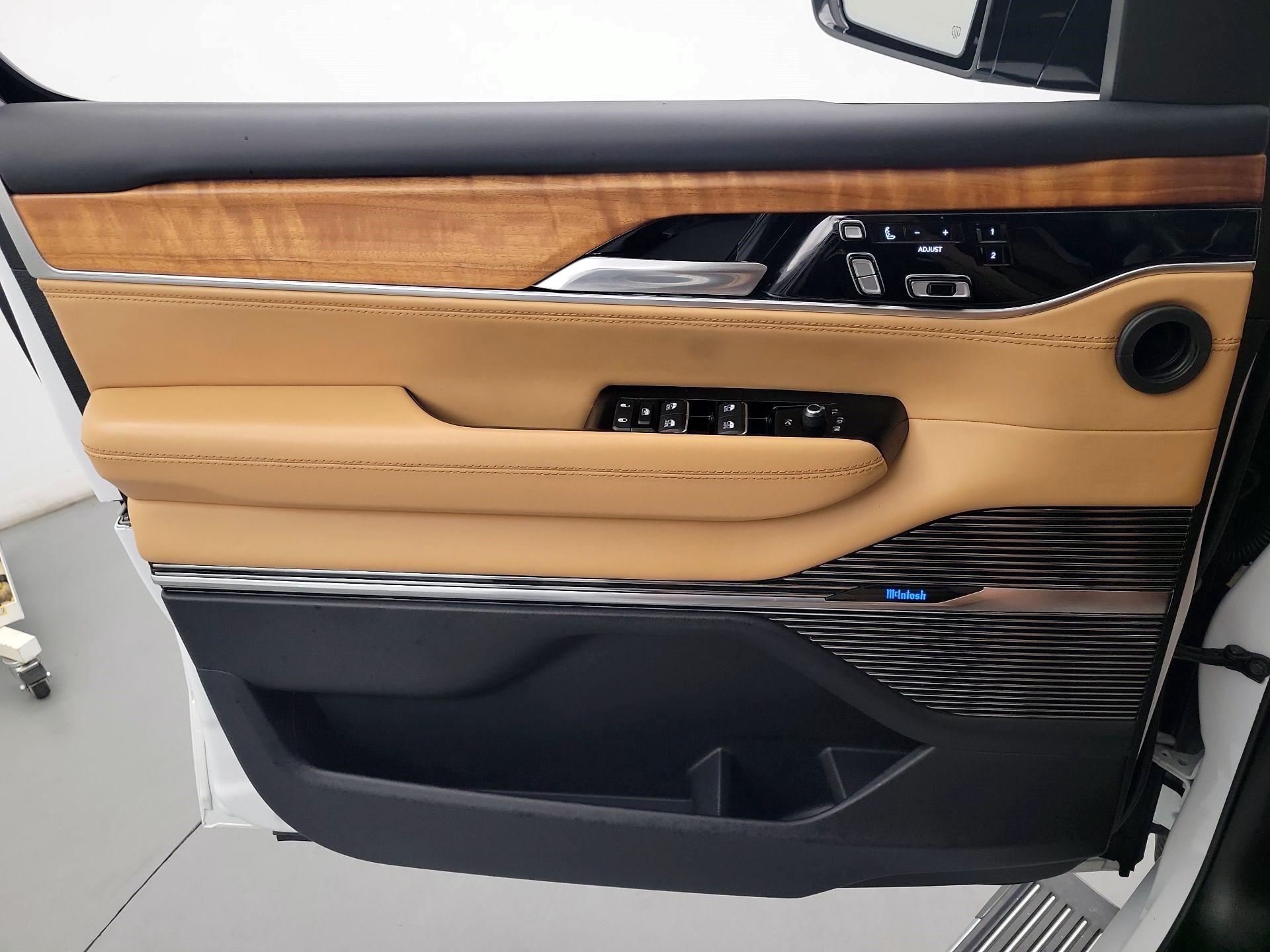 Thumbnail: 2022 Jeep Grand Wagoneer - 10