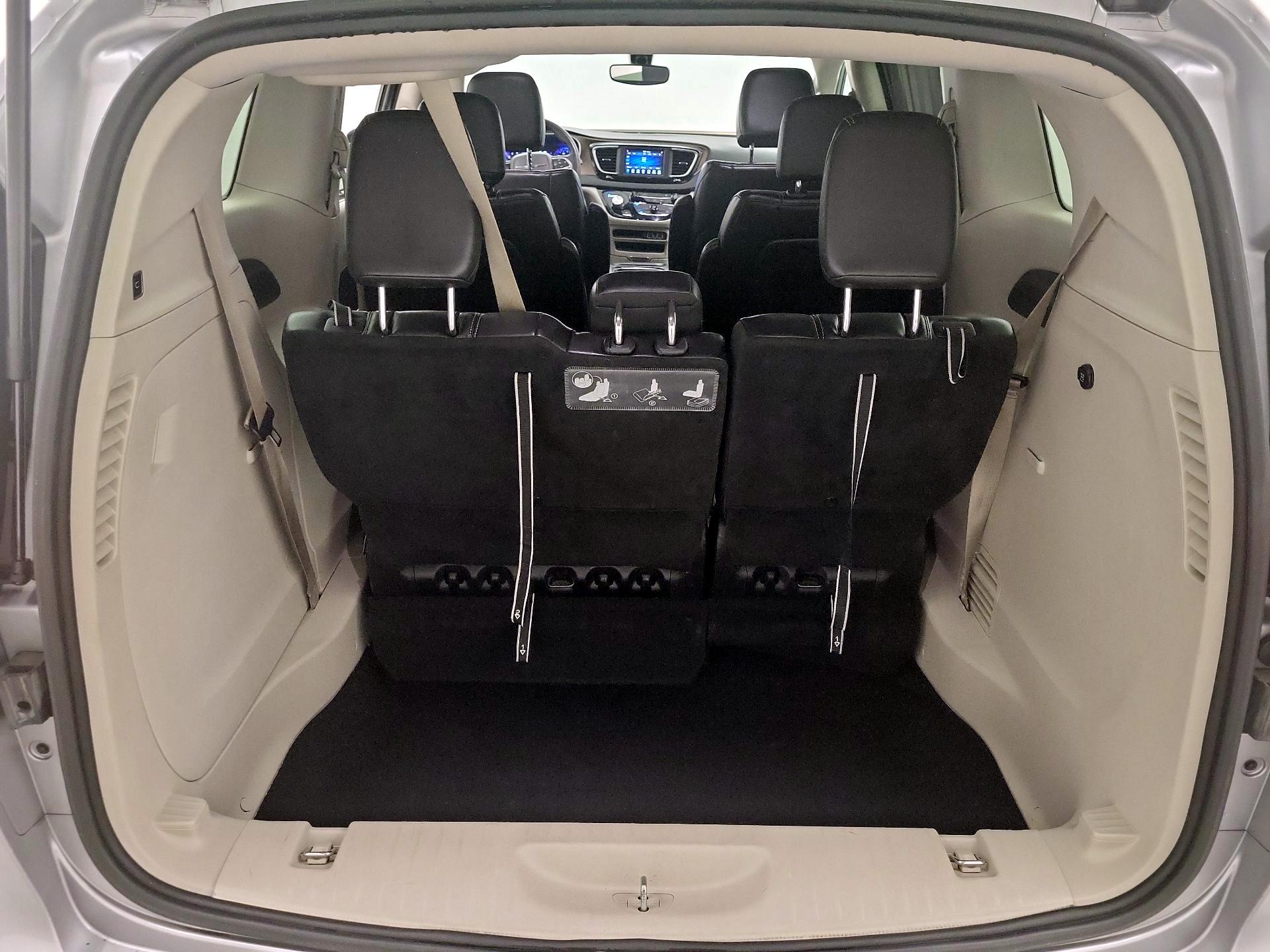 Thumbnail: 2021 Chrysler Voyager - 19
