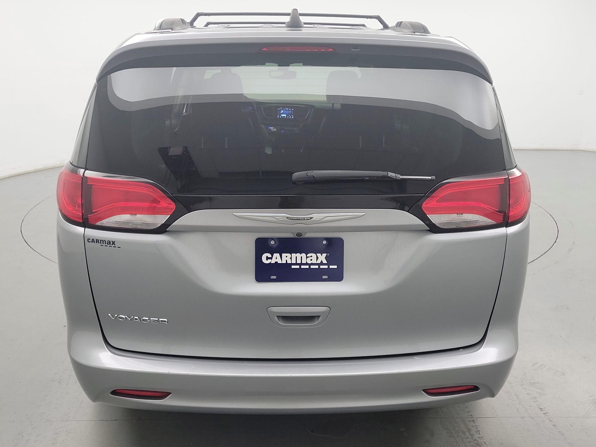 Thumbnail: 2021 Chrysler Voyager - 6