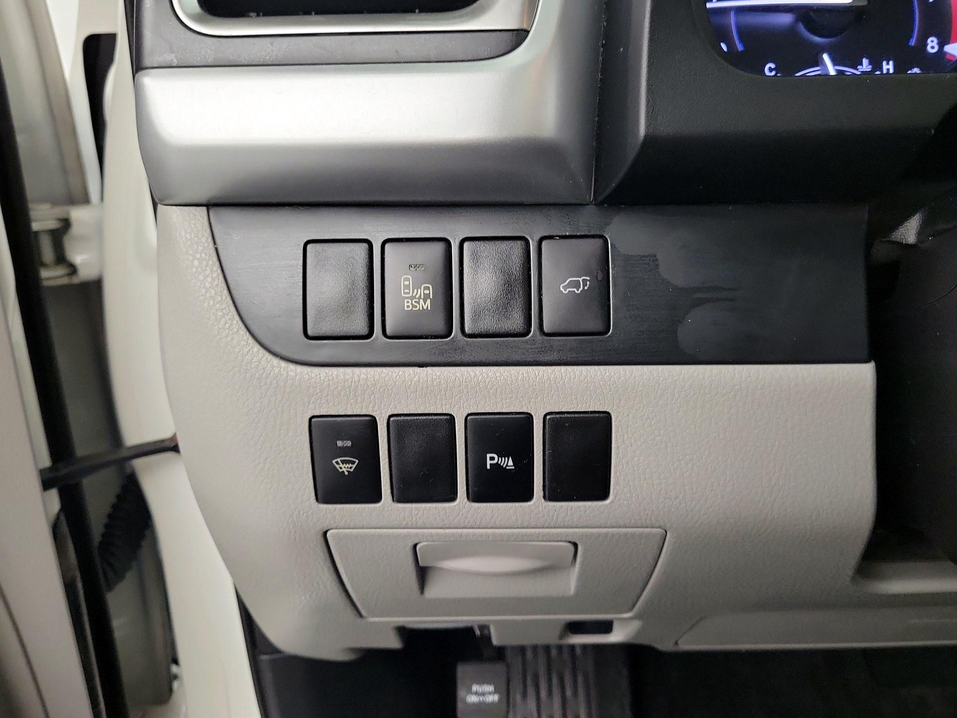 Thumbnail: 2014 Toyota Highlander - 13