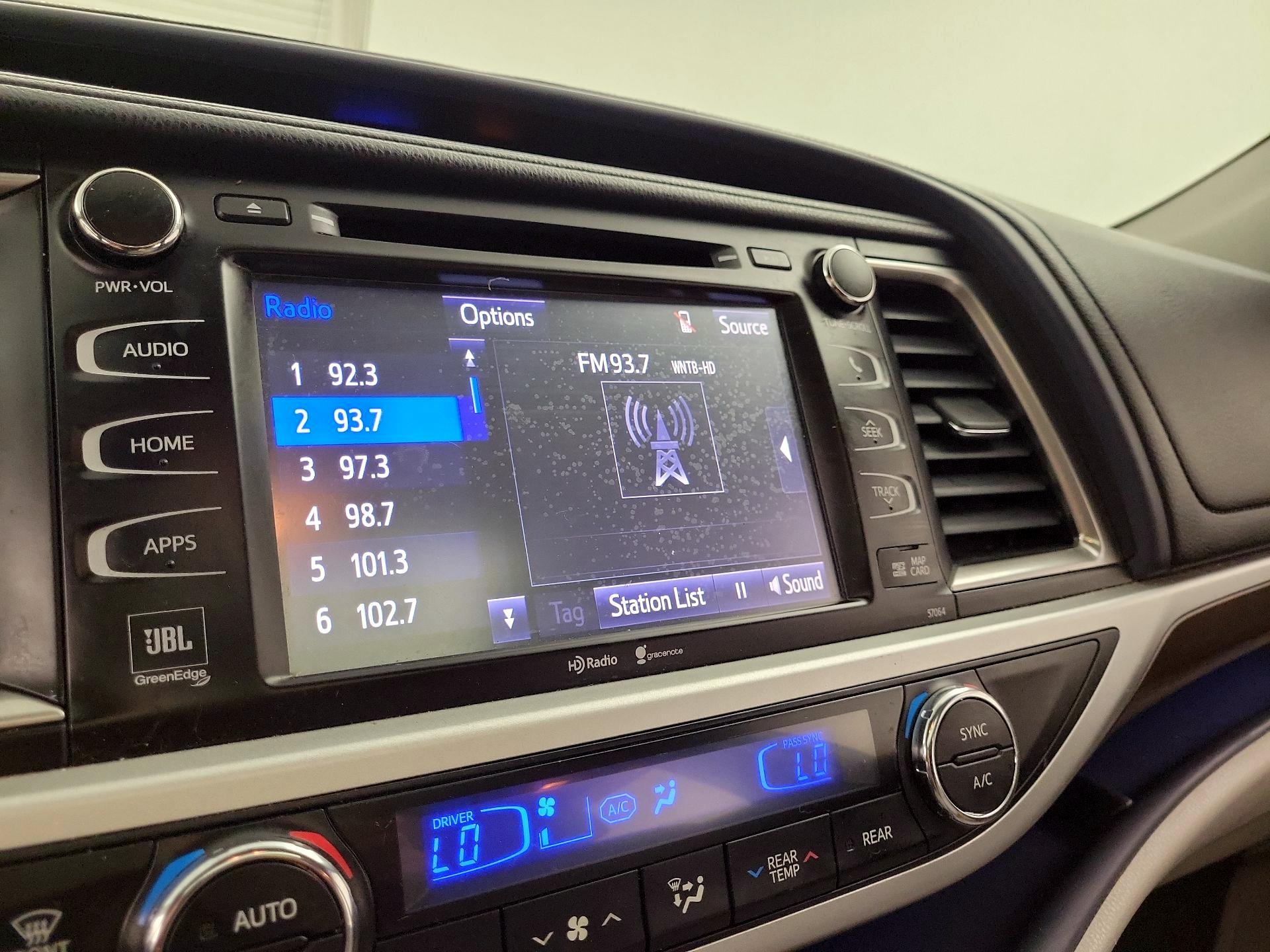 Thumbnail: 2014 Toyota Highlander - 16