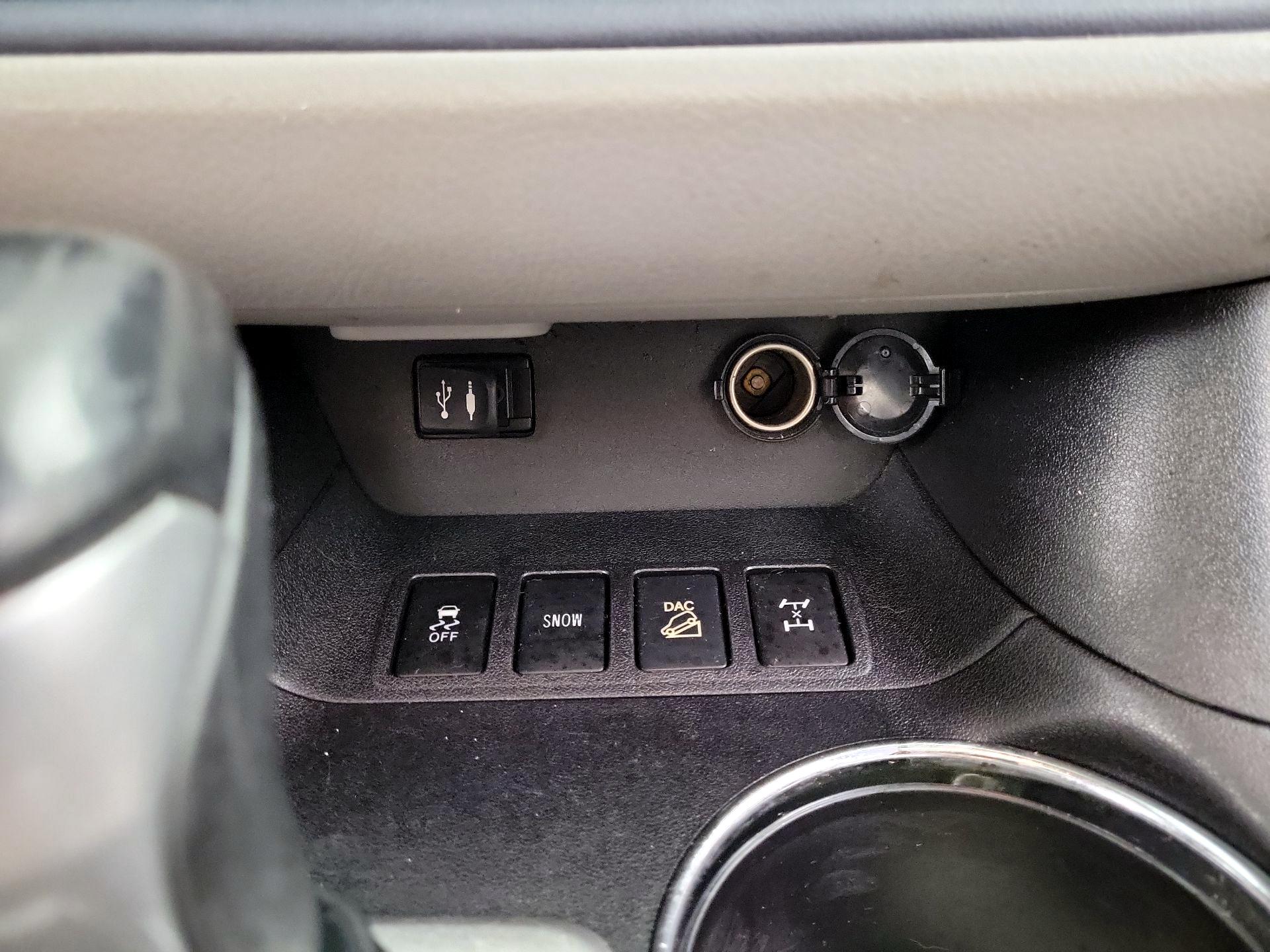 Thumbnail: 2014 Toyota Highlander - 19