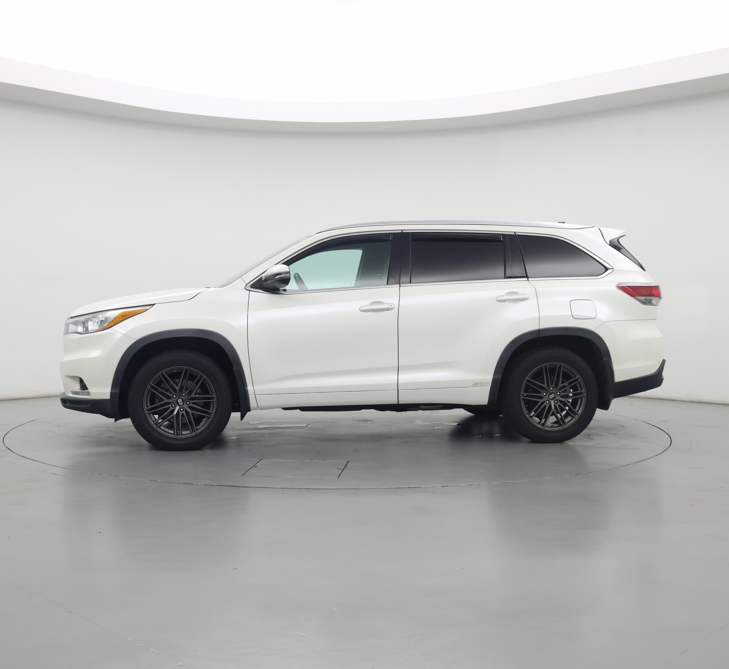 Thumbnail: 2014 Toyota Highlander - 3