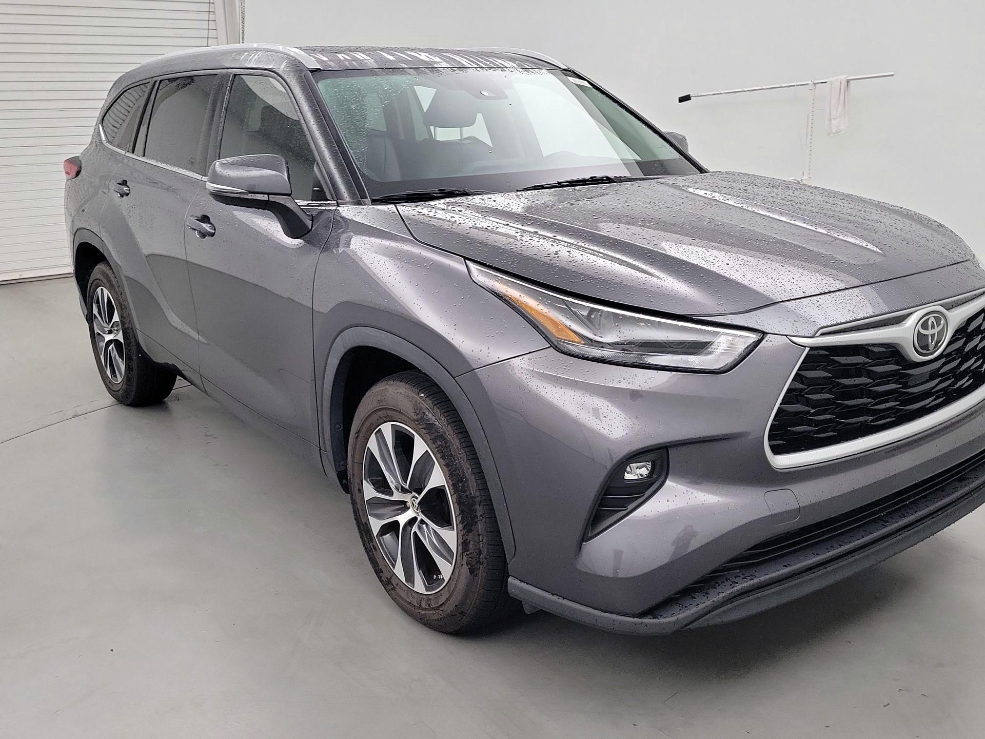 Thumbnail: 2022 Toyota Highlander - 1
