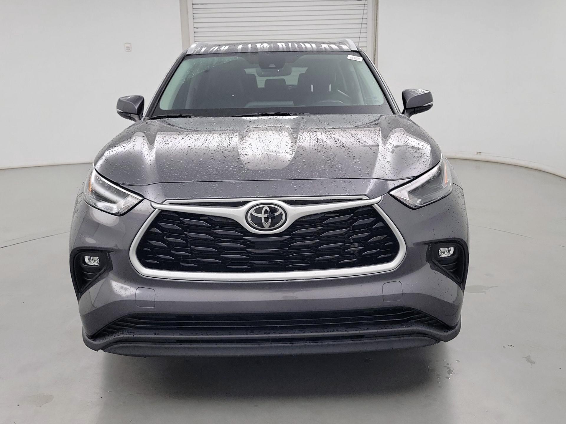 Thumbnail: 2022 Toyota Highlander - 2