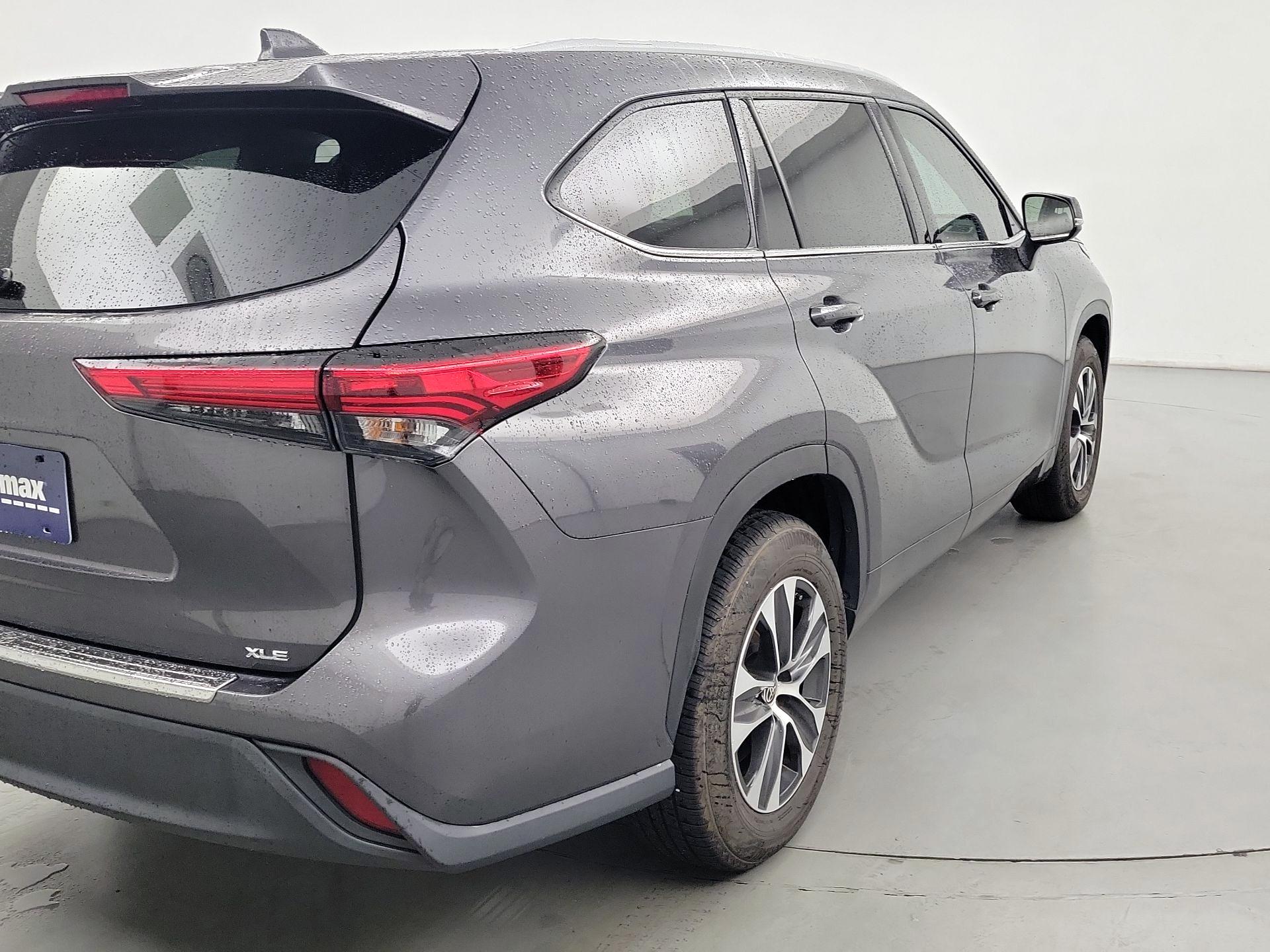 Thumbnail: 2022 Toyota Highlander - 5