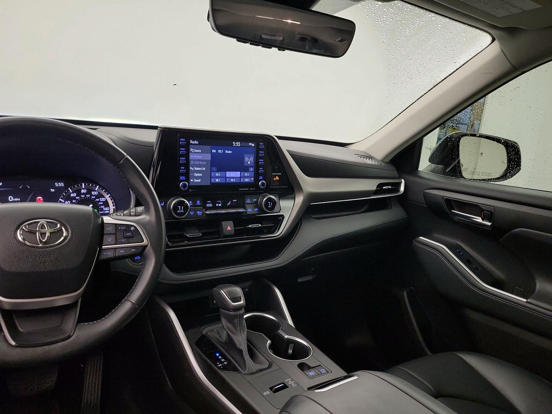 Thumbnail: 2022 Toyota Highlander - 8