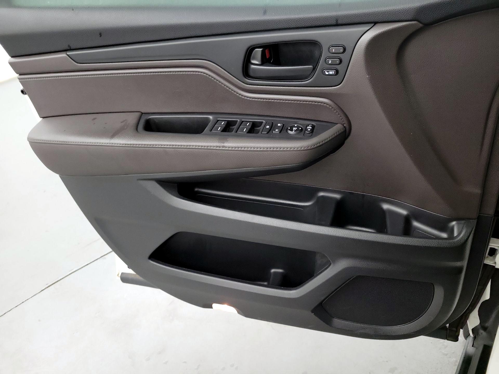 Thumbnail: 2018 Honda Odyssey - 12