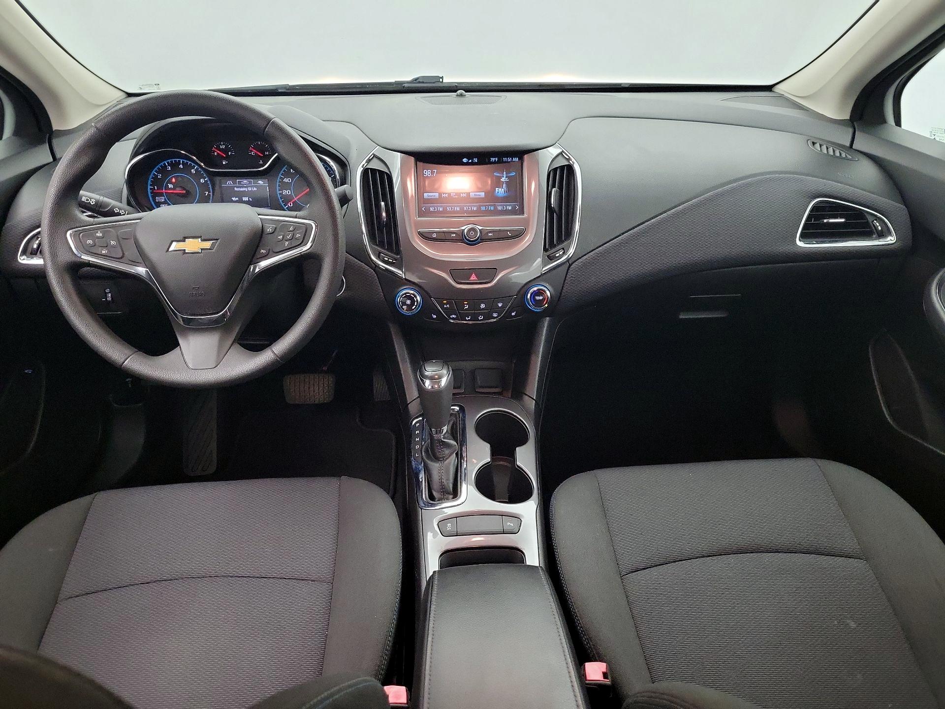 Thumbnail: 2018 Chevrolet Cruze - 9
