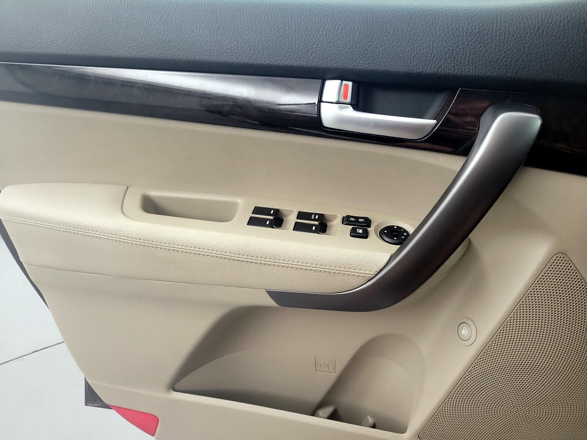 Thumbnail: 2015 Kia Sorento - 12