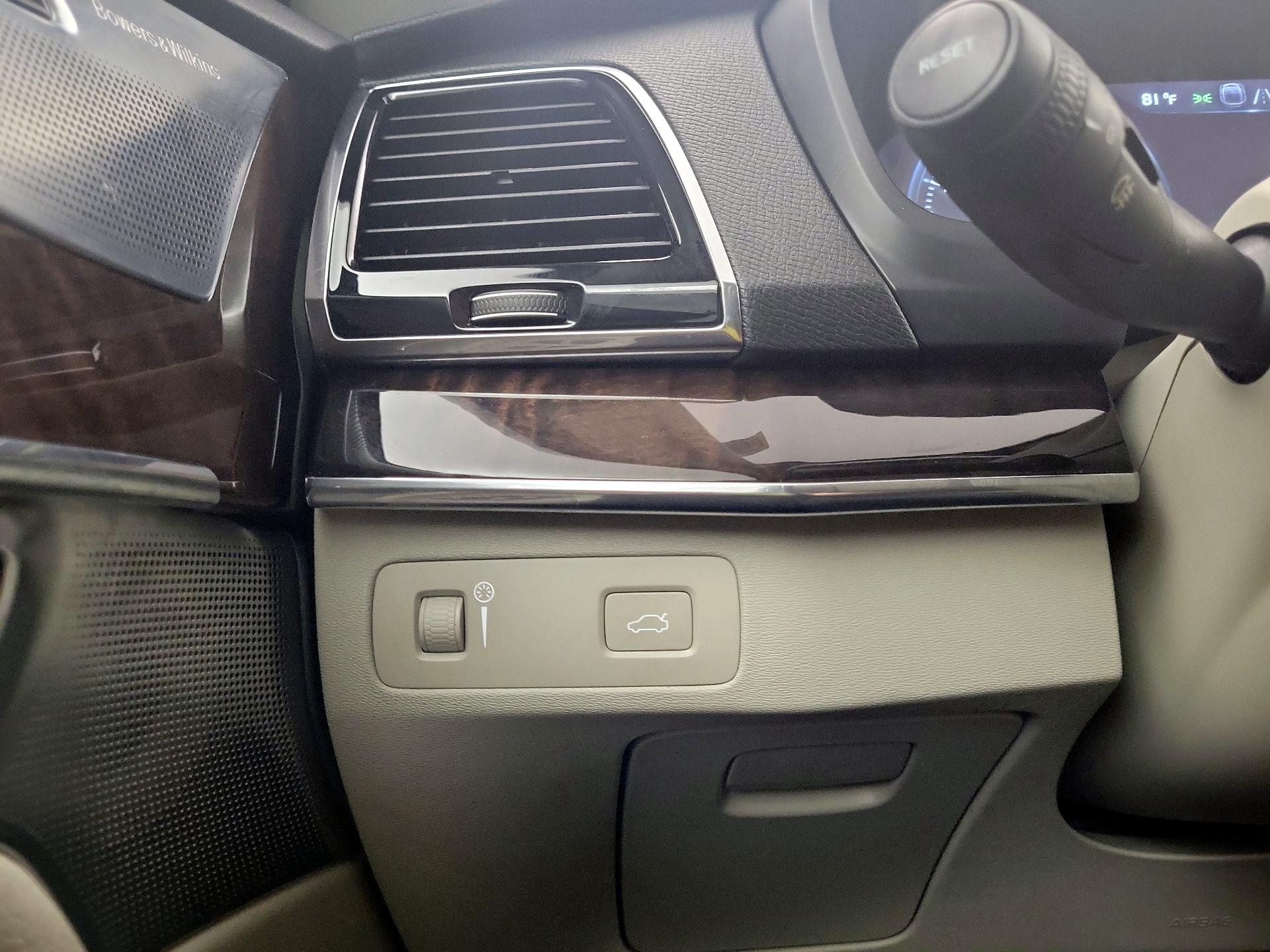Thumbnail: 2016 Volvo XC90 - 13