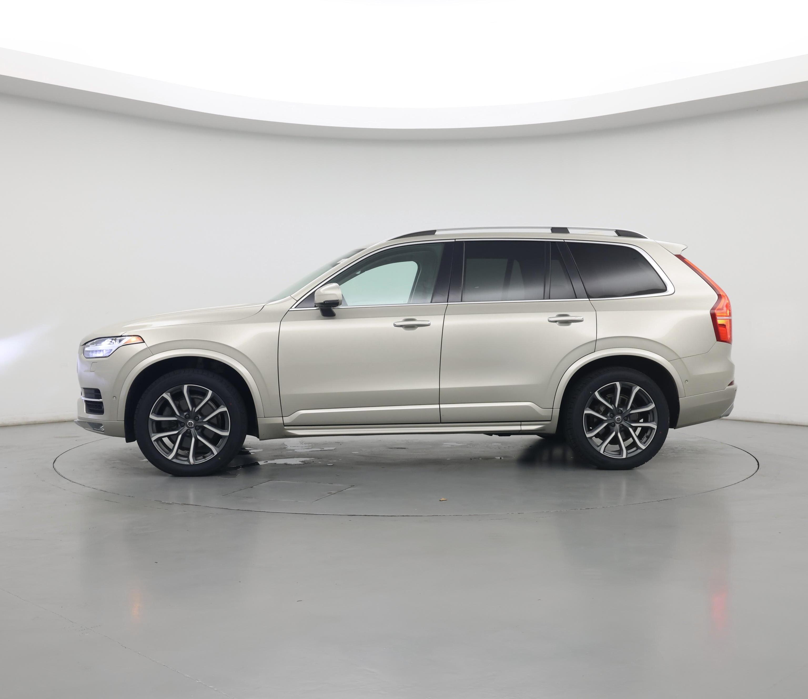 Thumbnail: 2016 Volvo XC90 - 3
