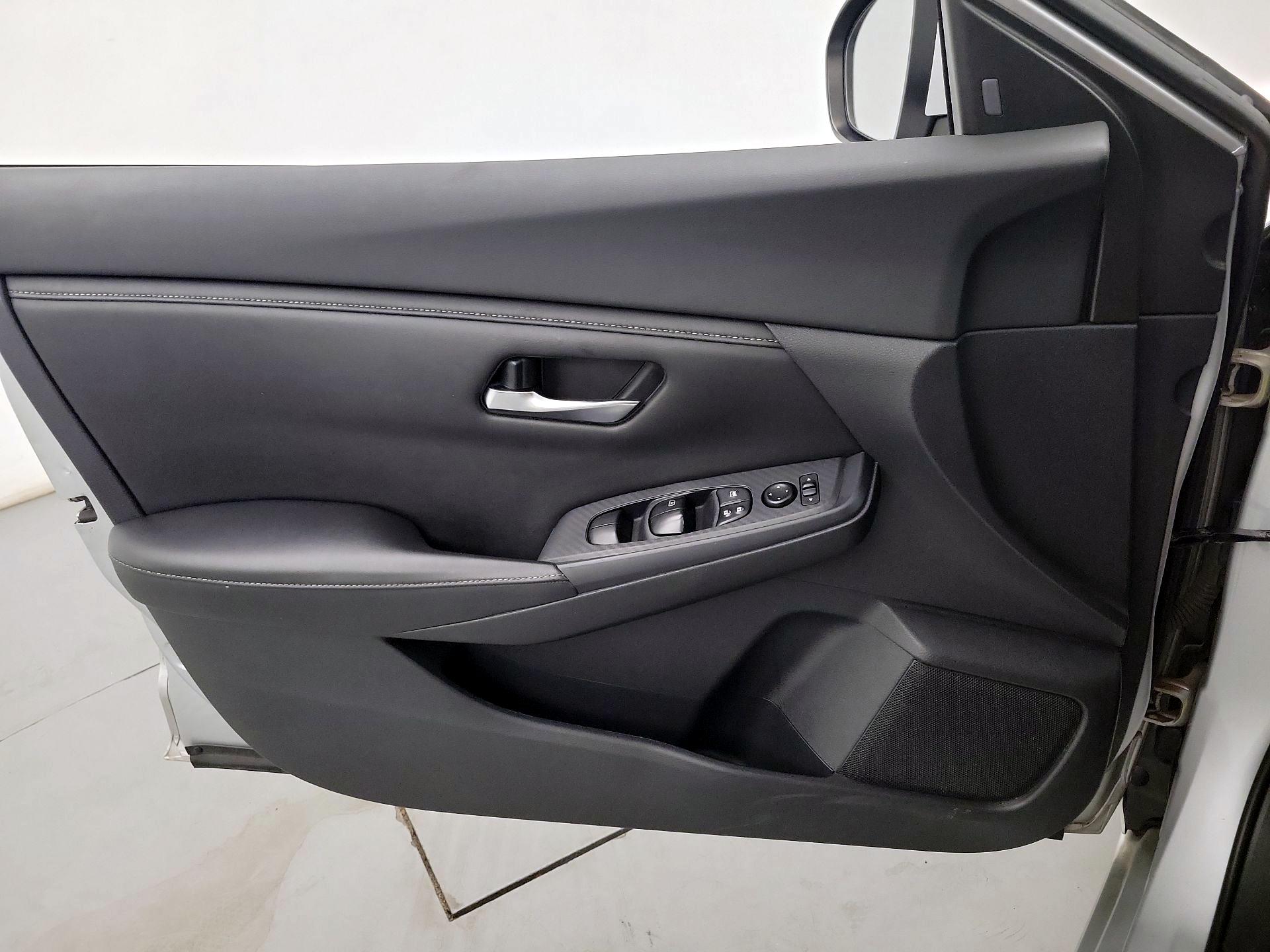 Thumbnail: 2020 Nissan Sentra - 12