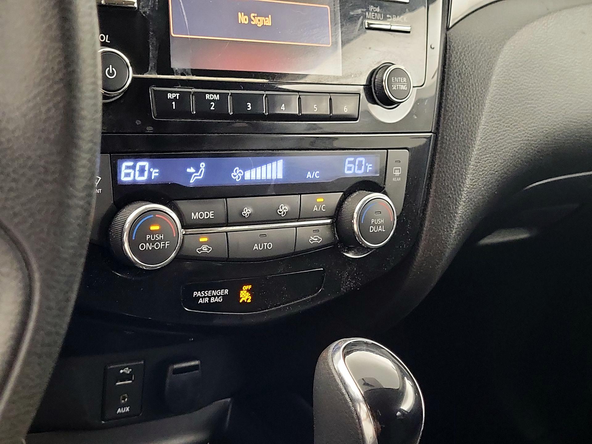 Thumbnail: 2018 Nissan Rogue Sport - 14
