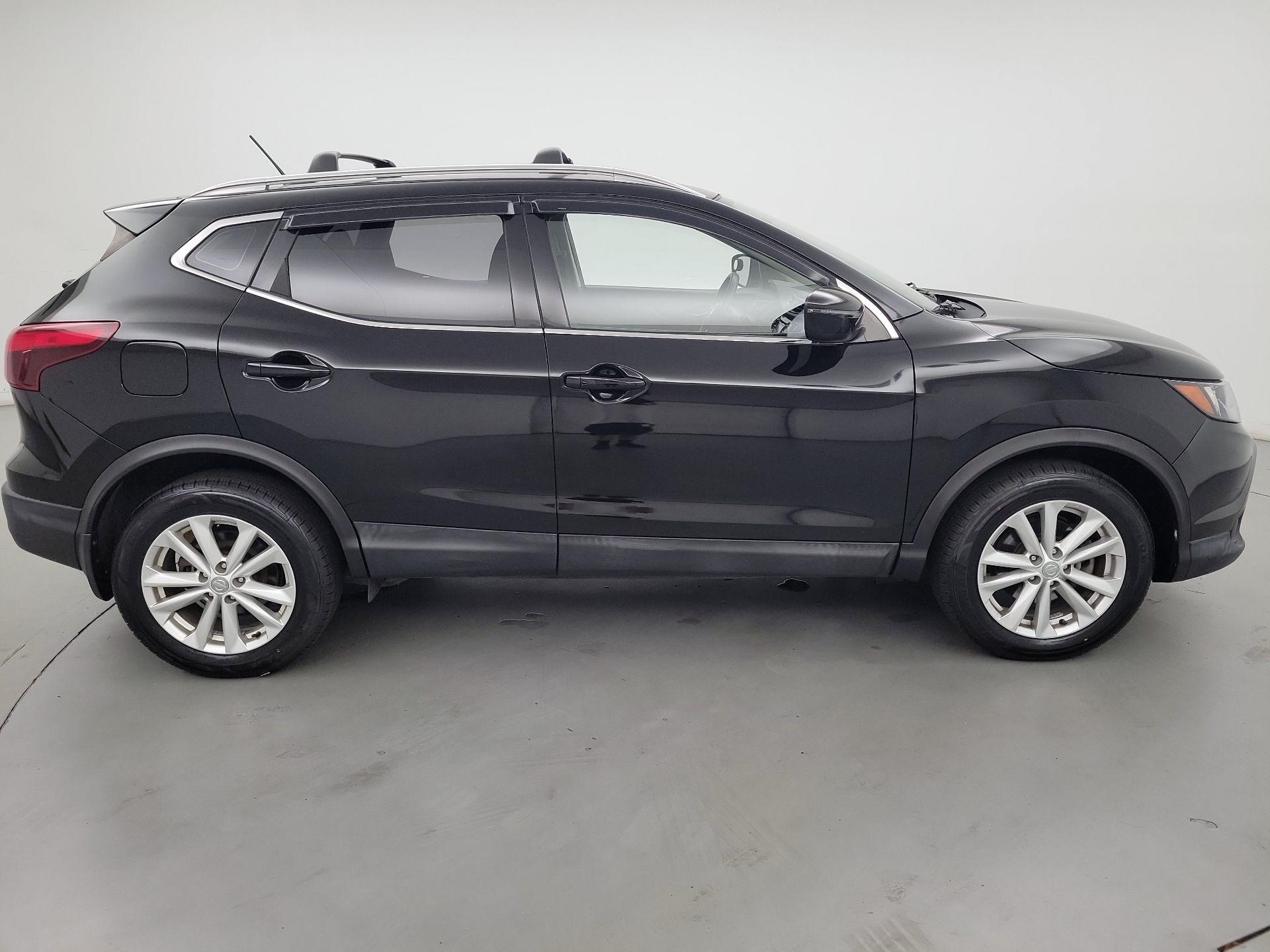 Thumbnail: 2018 Nissan Rogue Sport - 4