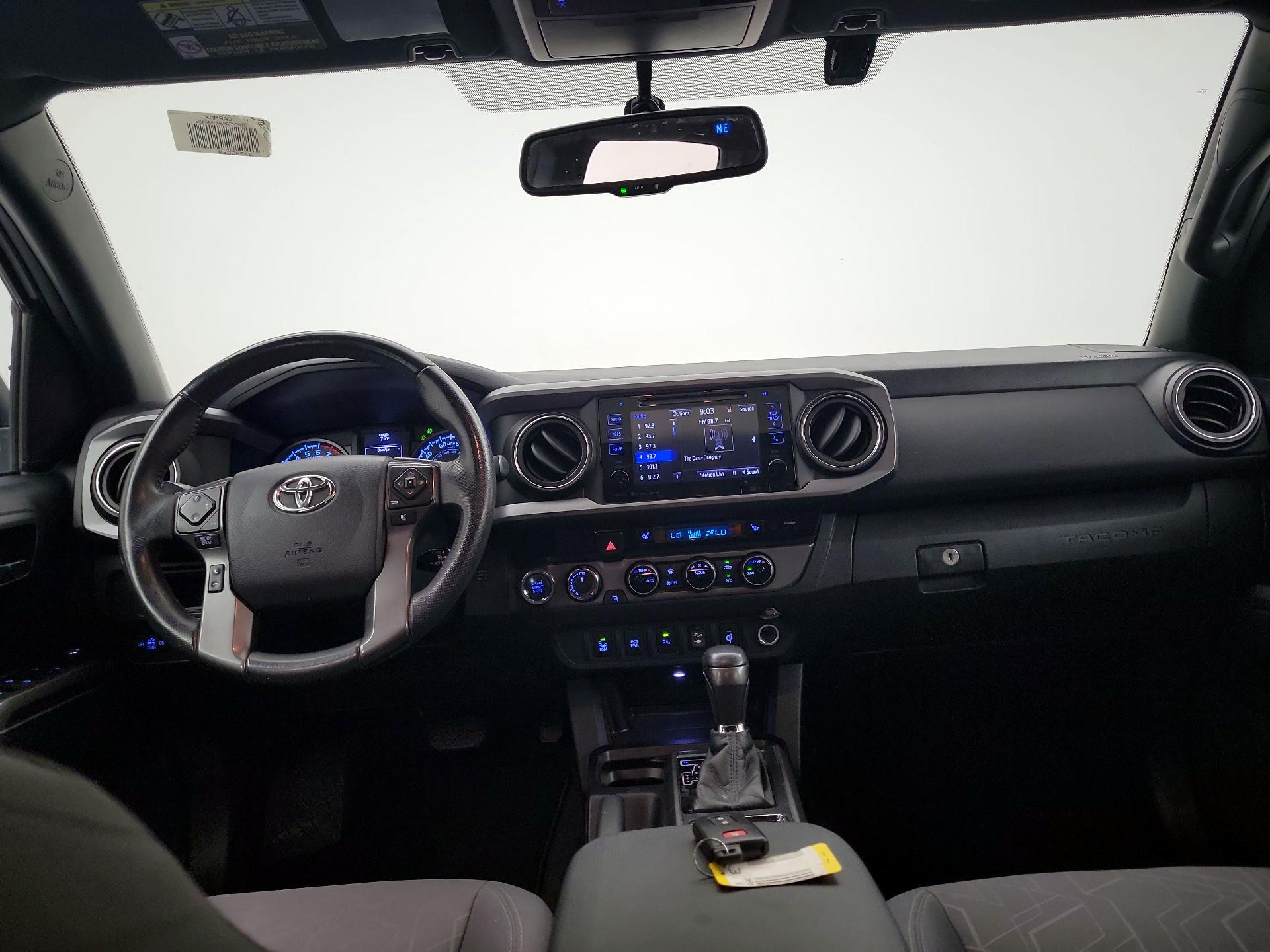 Thumbnail: 2017 Toyota Tacoma - 9