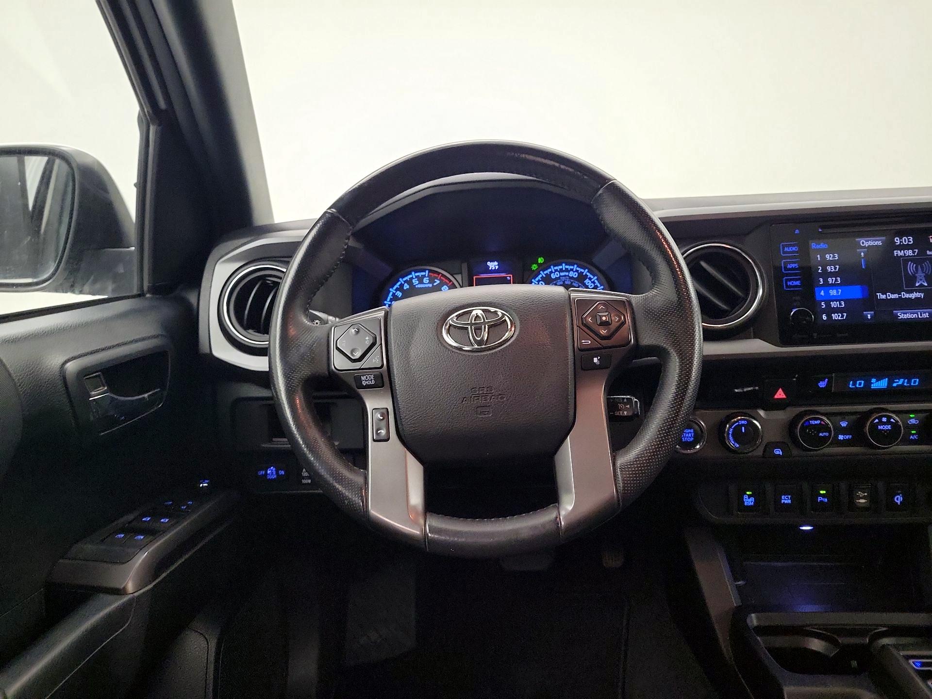 Thumbnail: 2017 Toyota Tacoma - 10