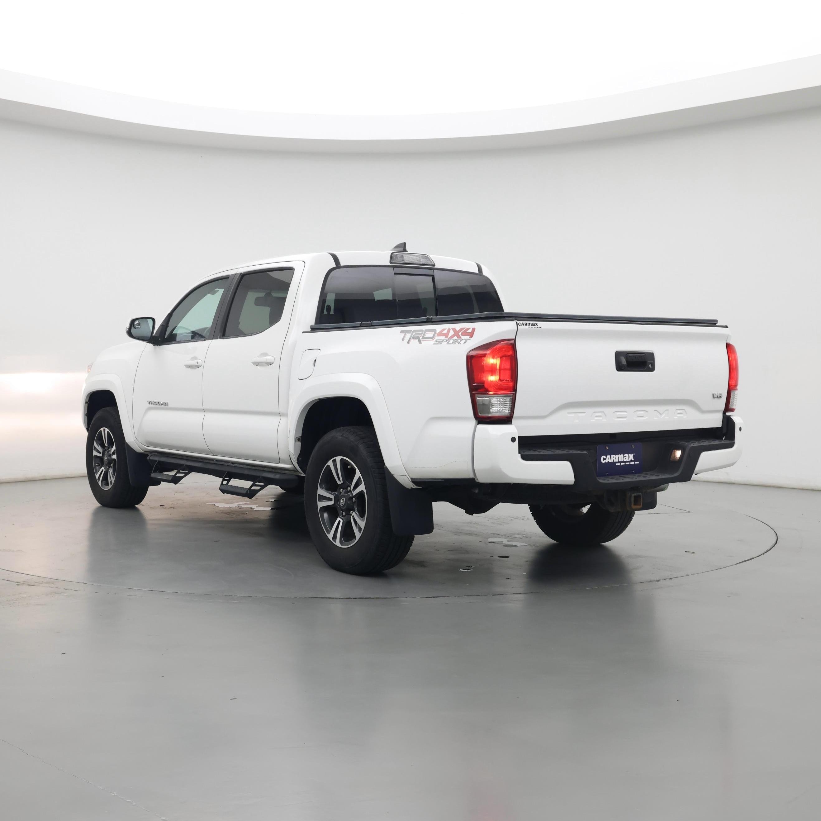 Thumbnail: 2017 Toyota Tacoma - 2