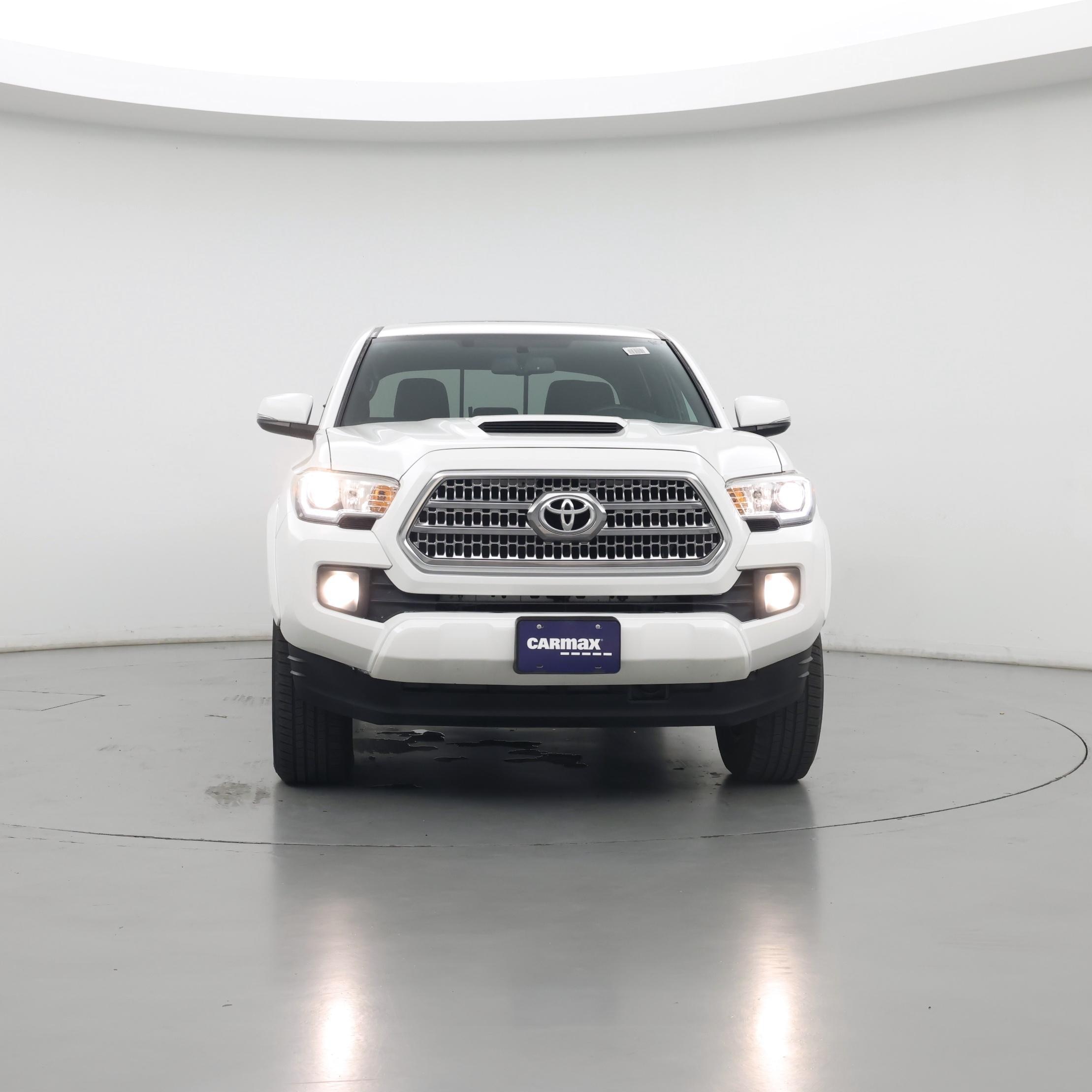 Thumbnail: 2017 Toyota Tacoma - 5