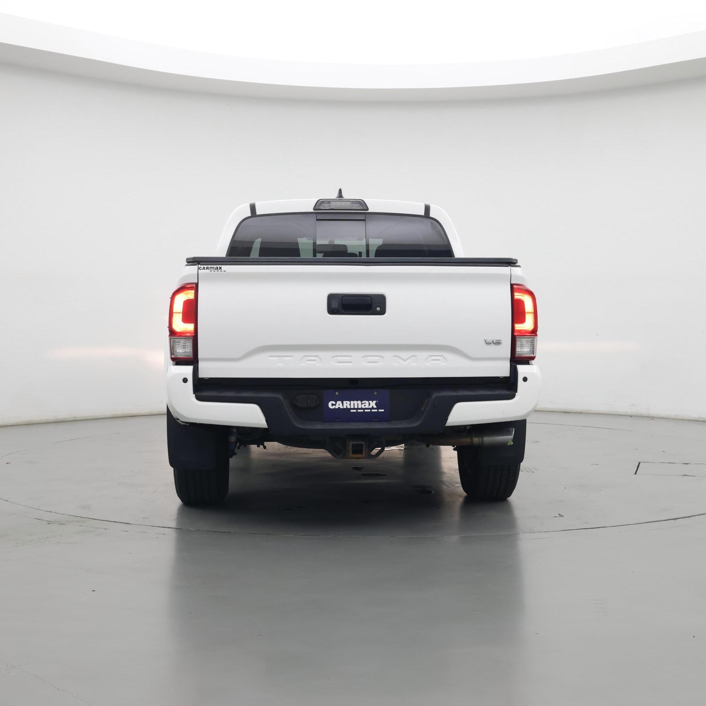 Thumbnail: 2017 Toyota Tacoma - 6