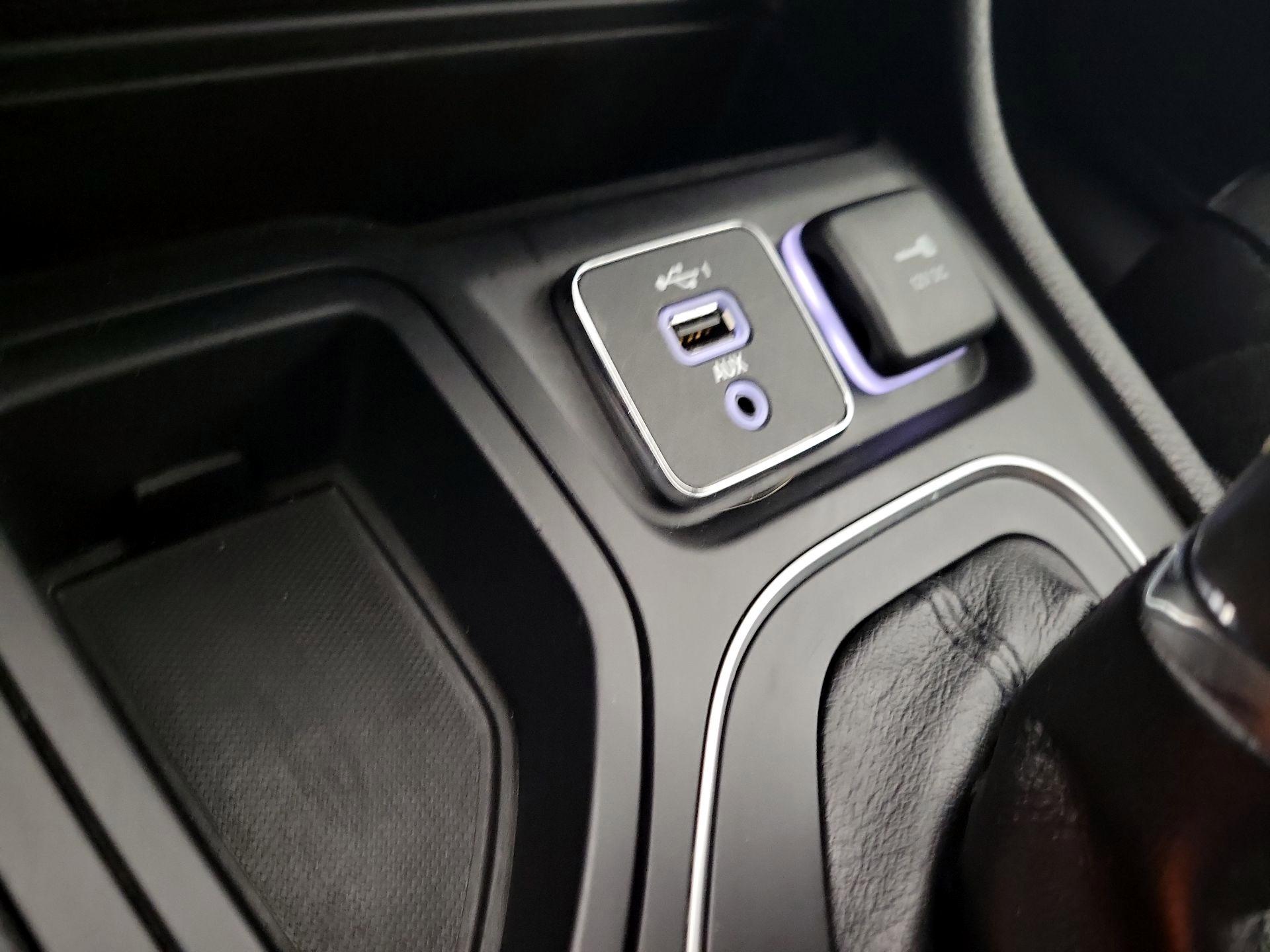 Thumbnail: 2022 Jeep Cherokee - 18