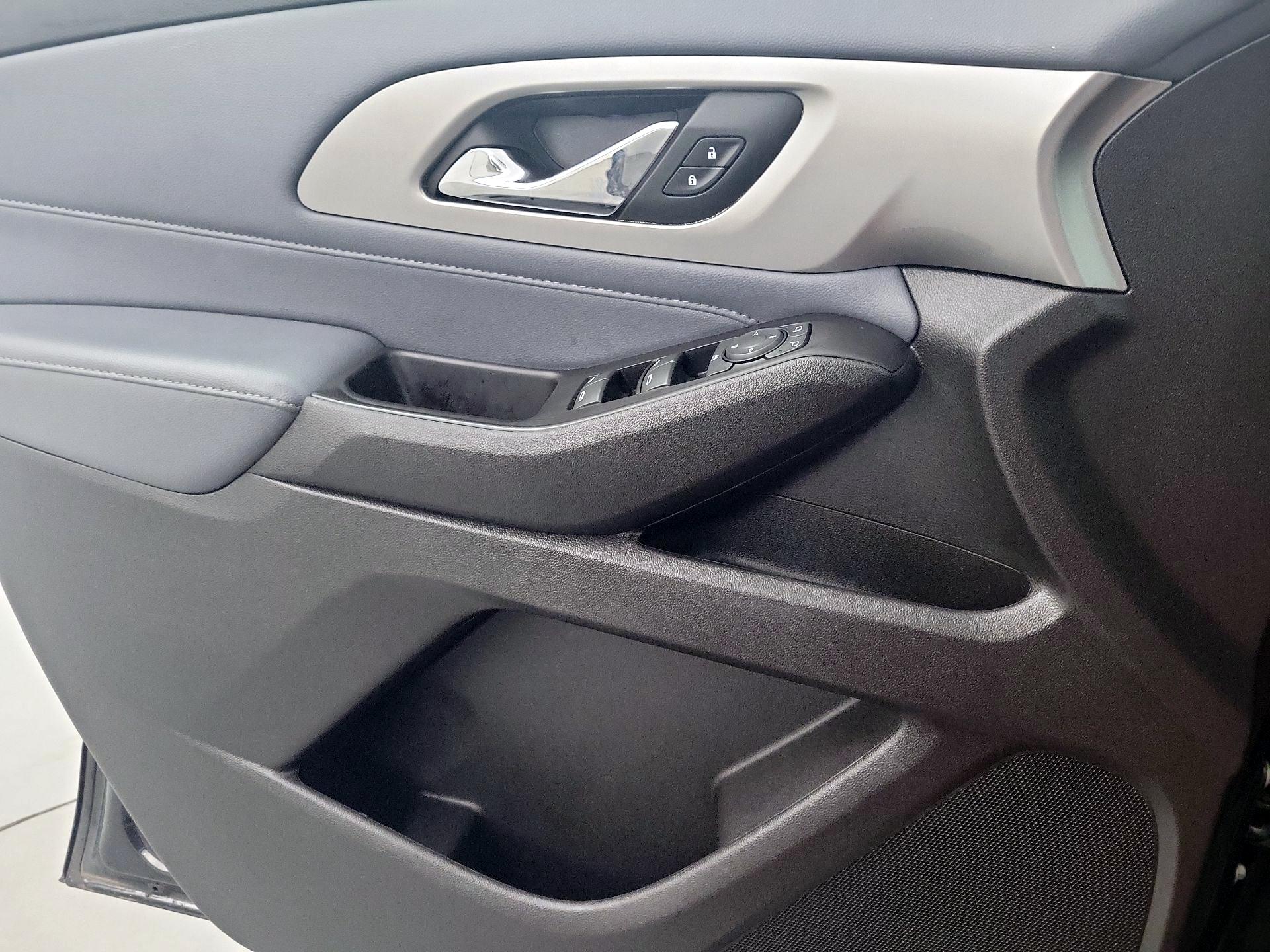 Thumbnail: 2019 Chevrolet Traverse - 12