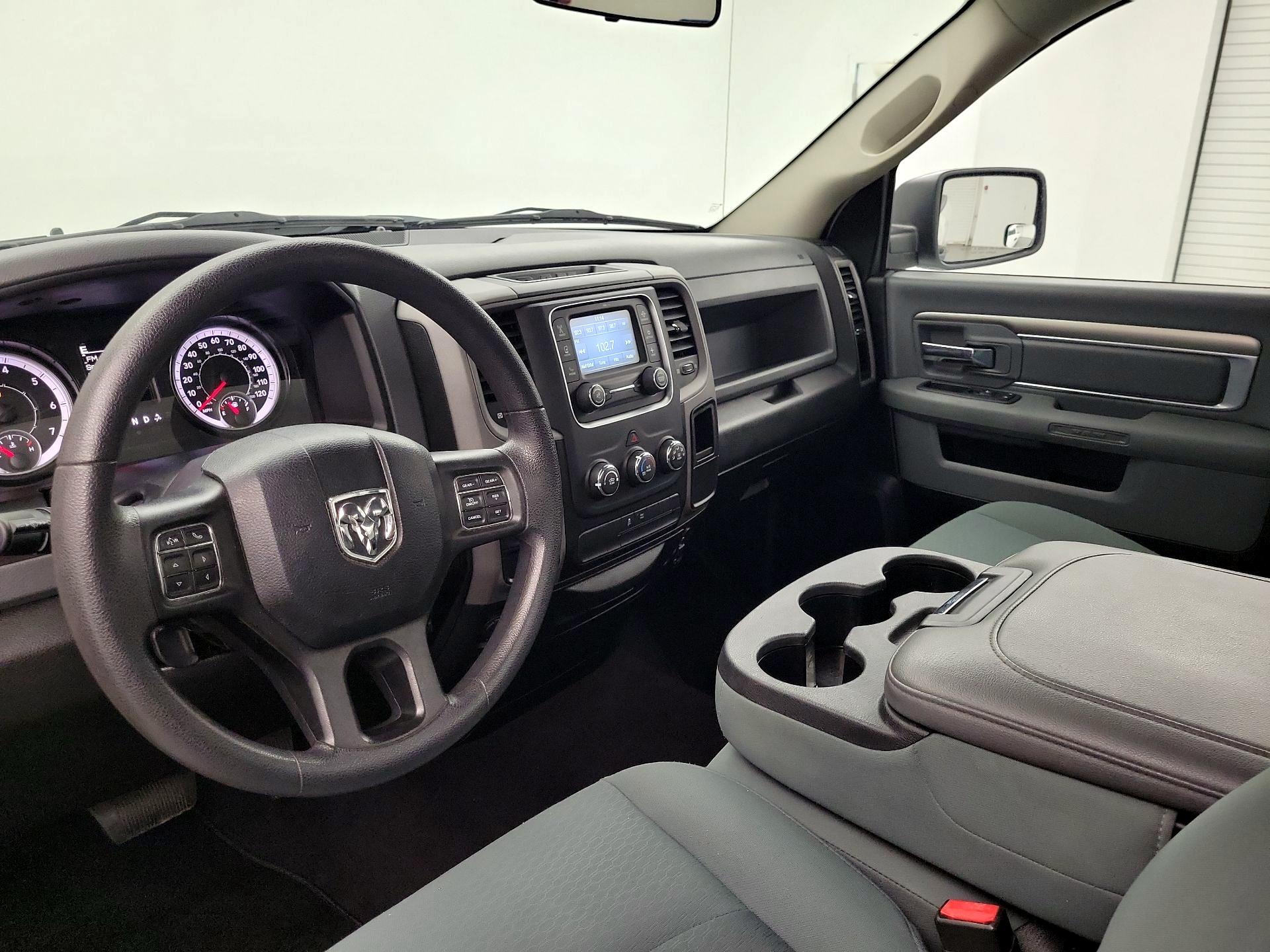 Thumbnail: 2019 RAM 1500 Classic - 9