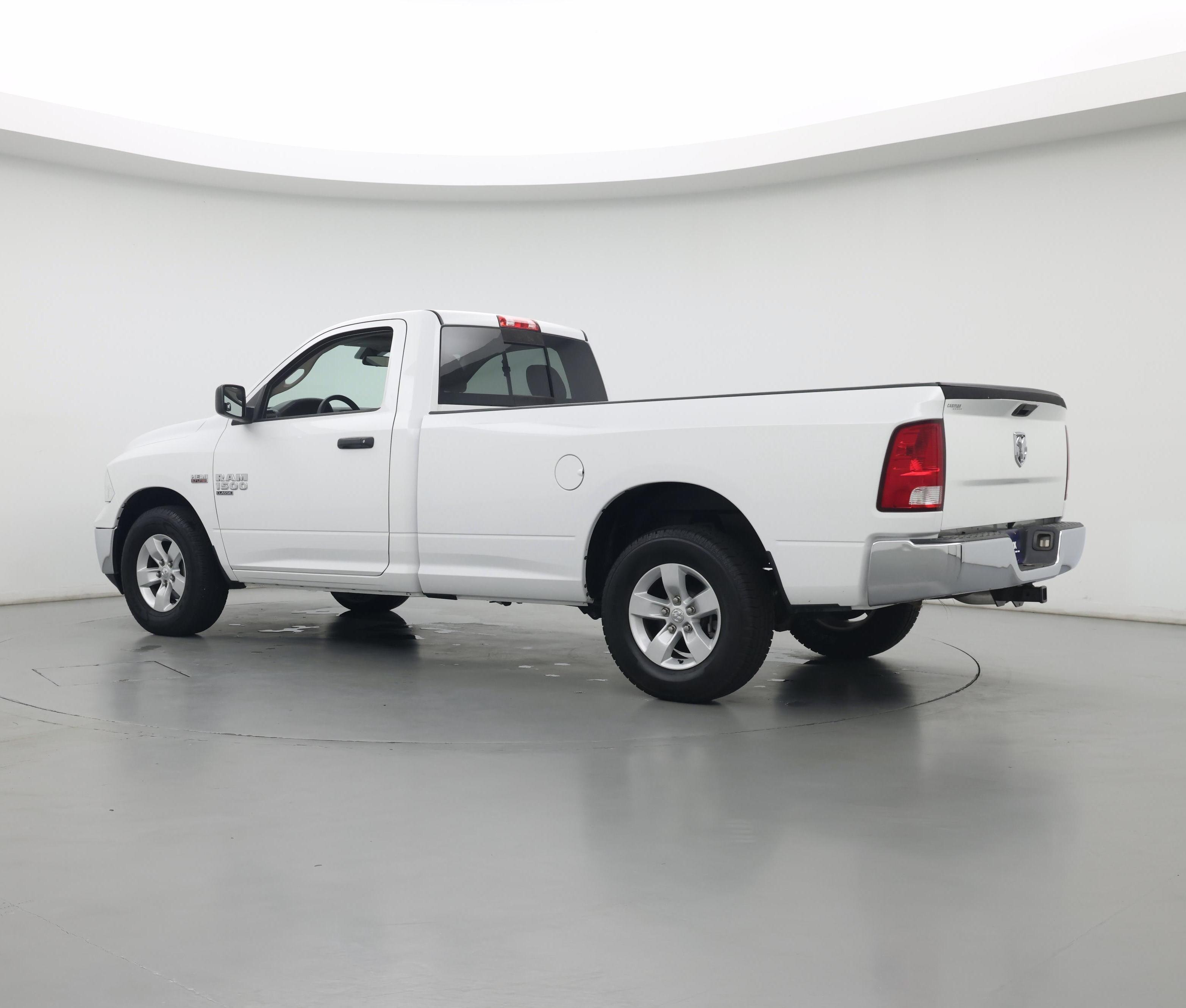 Thumbnail: 2019 RAM 1500 Classic - 4