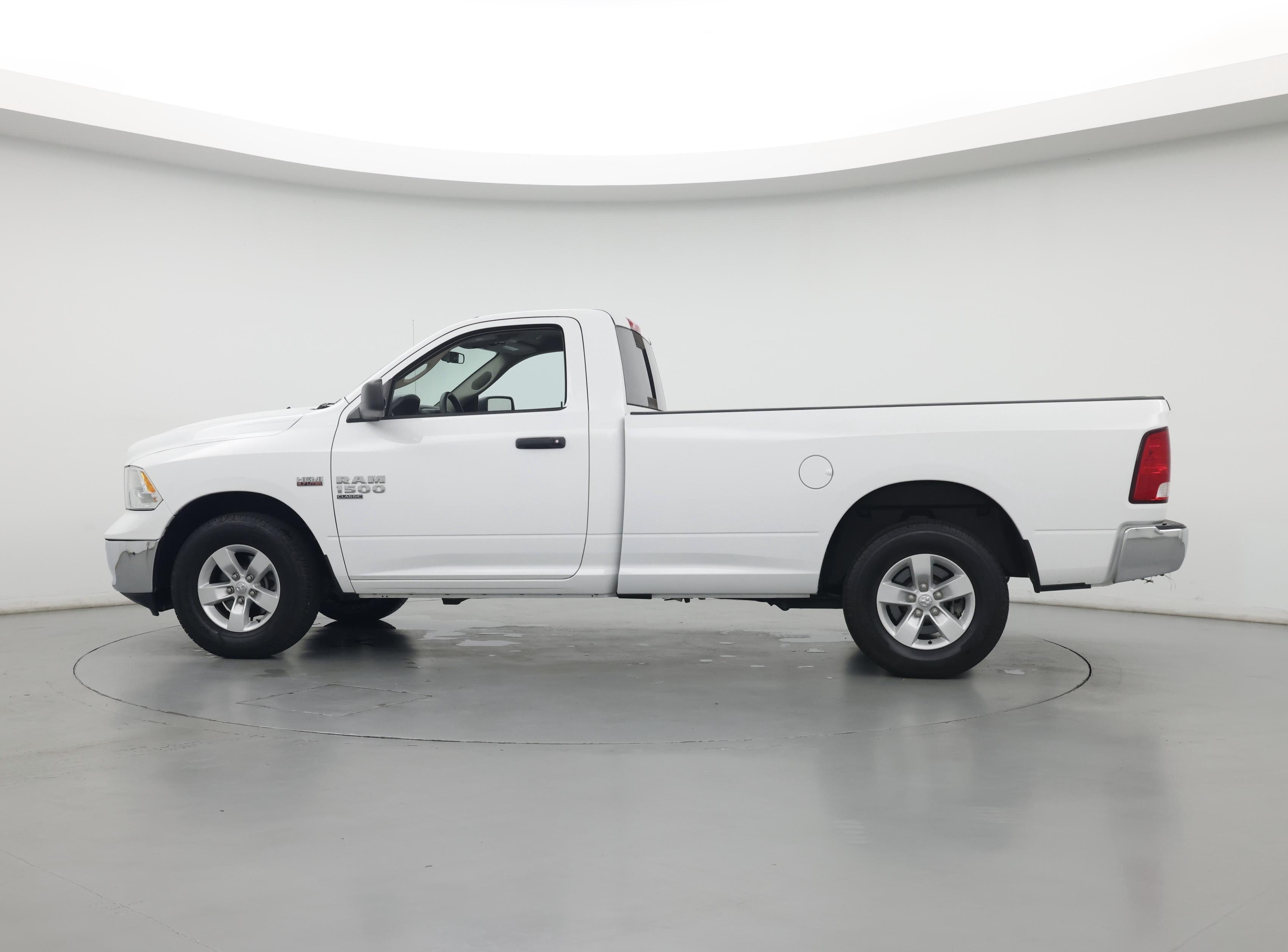 Thumbnail: 2019 RAM 1500 Classic - 5