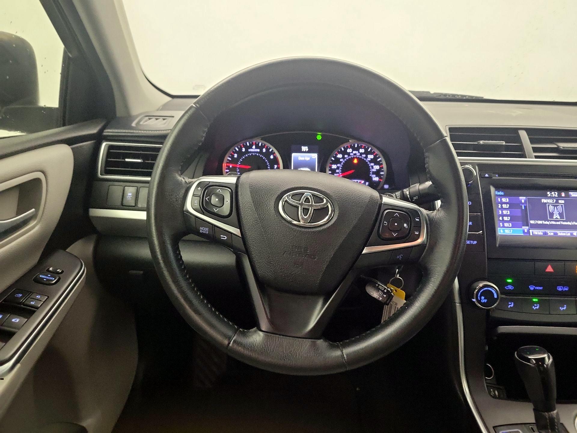Thumbnail: 2017 Toyota Camry - 10