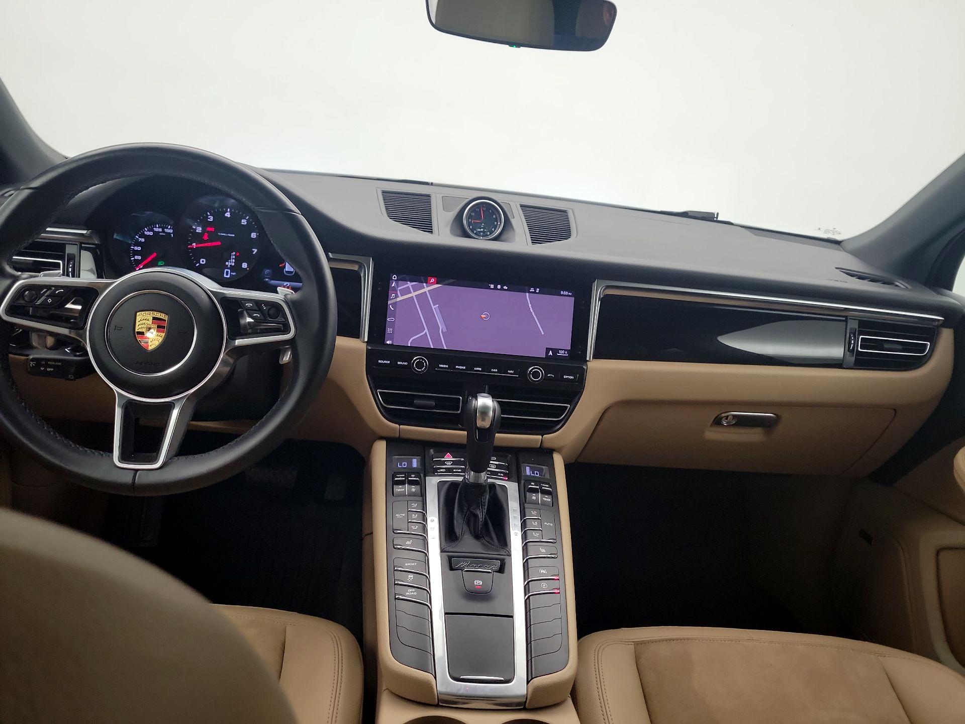 Thumbnail: 2021 Porsche Macan - 9