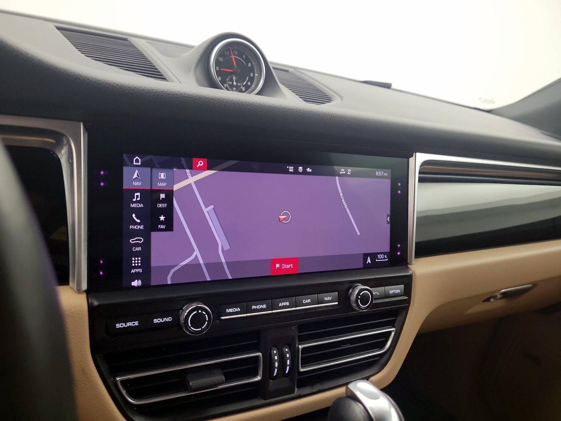 Thumbnail: 2021 Porsche Macan - 14