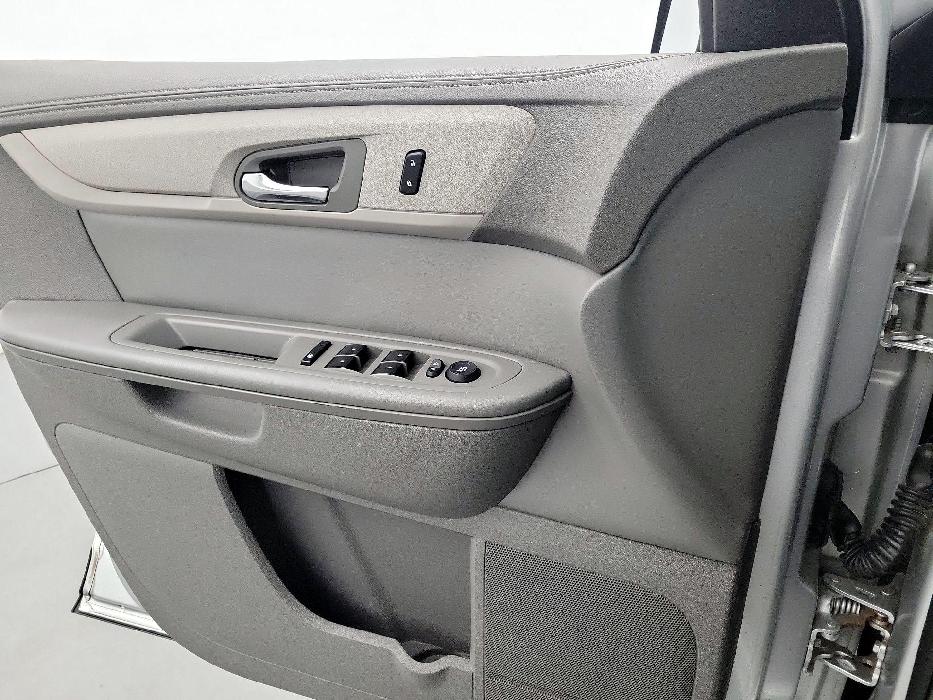 Thumbnail: 2016 Chevrolet Traverse - 12